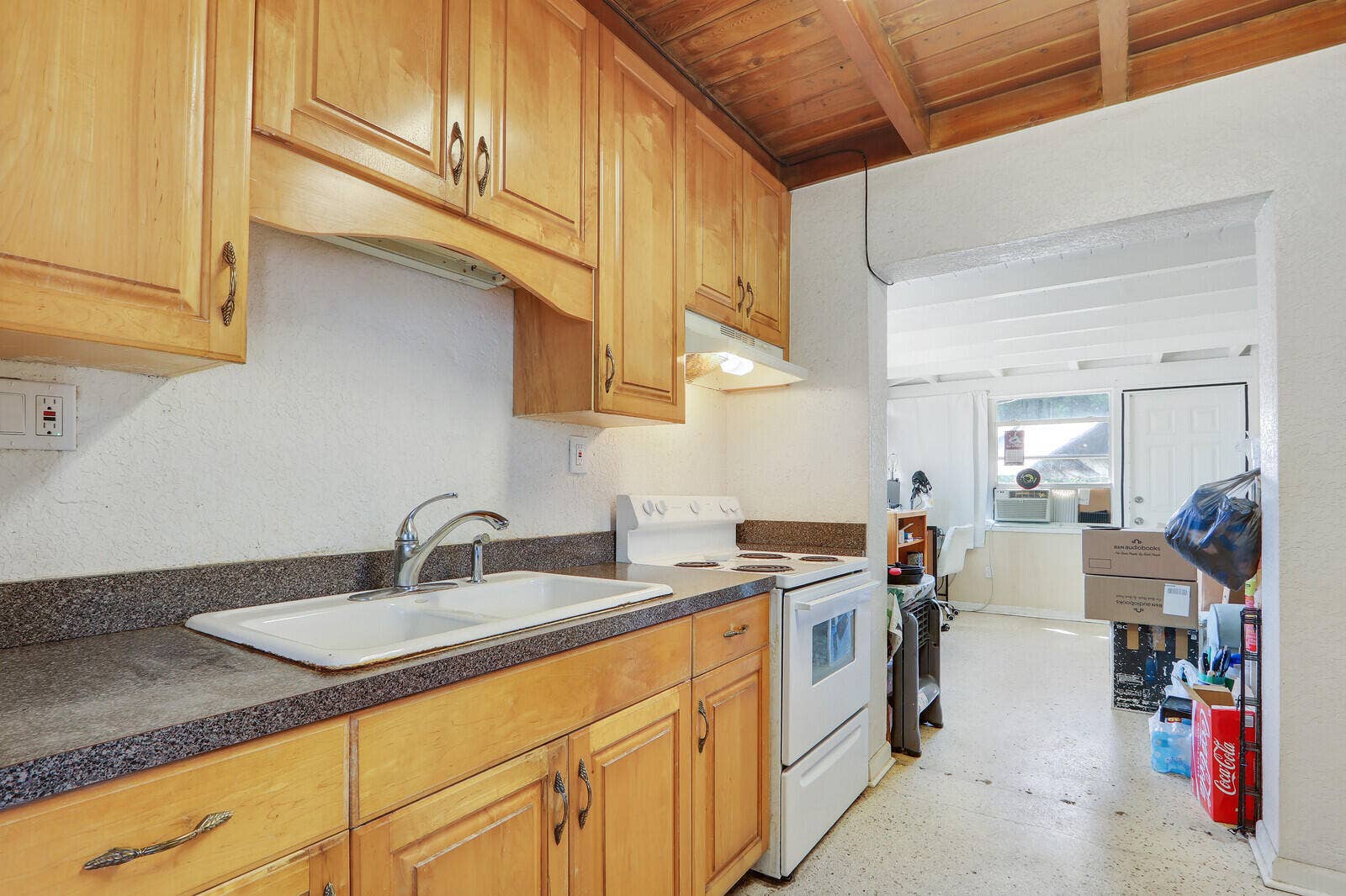 Kitchen 02