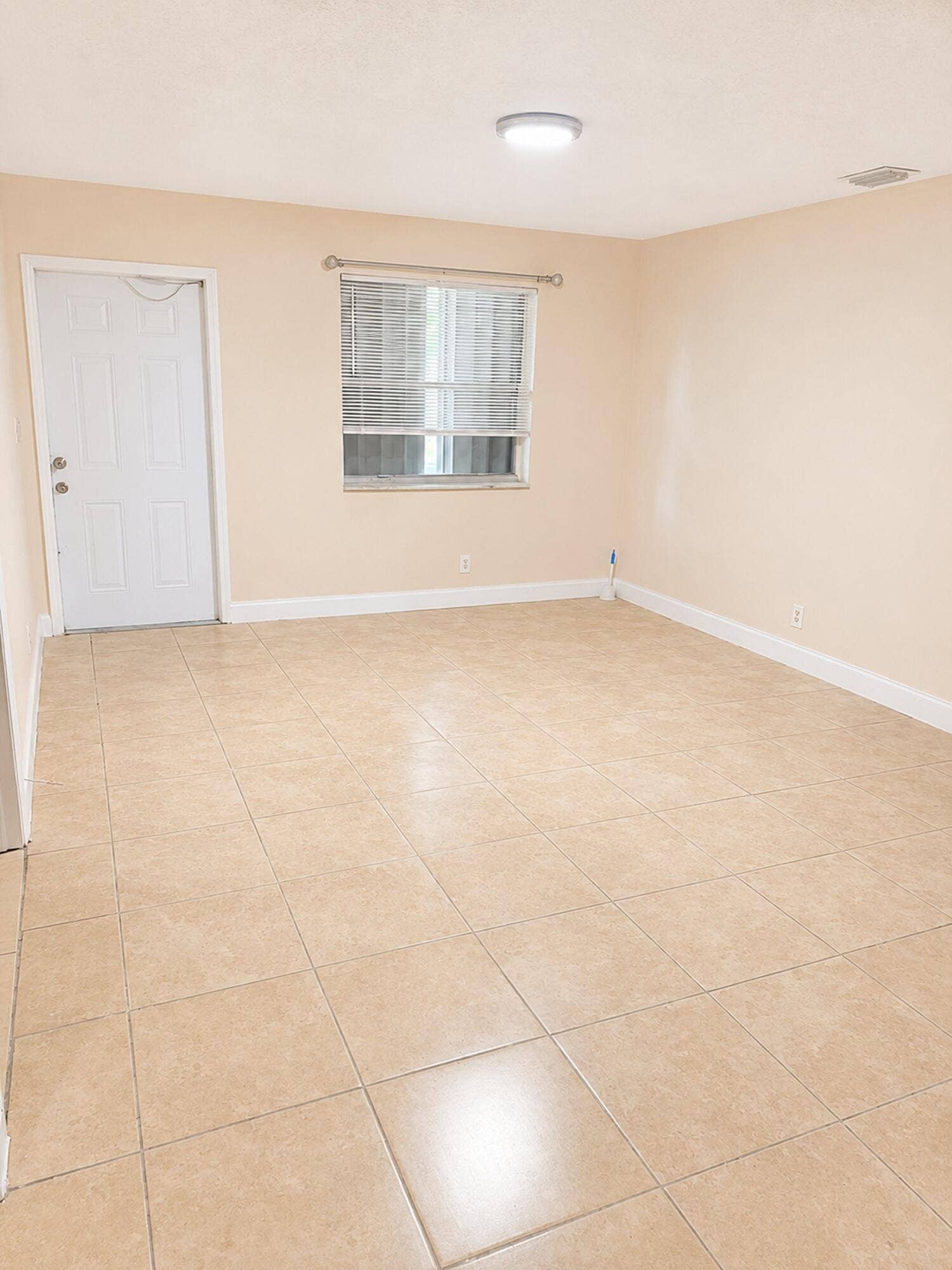 2302 Liberty Street, Hollywood, FL 33020 Living Room