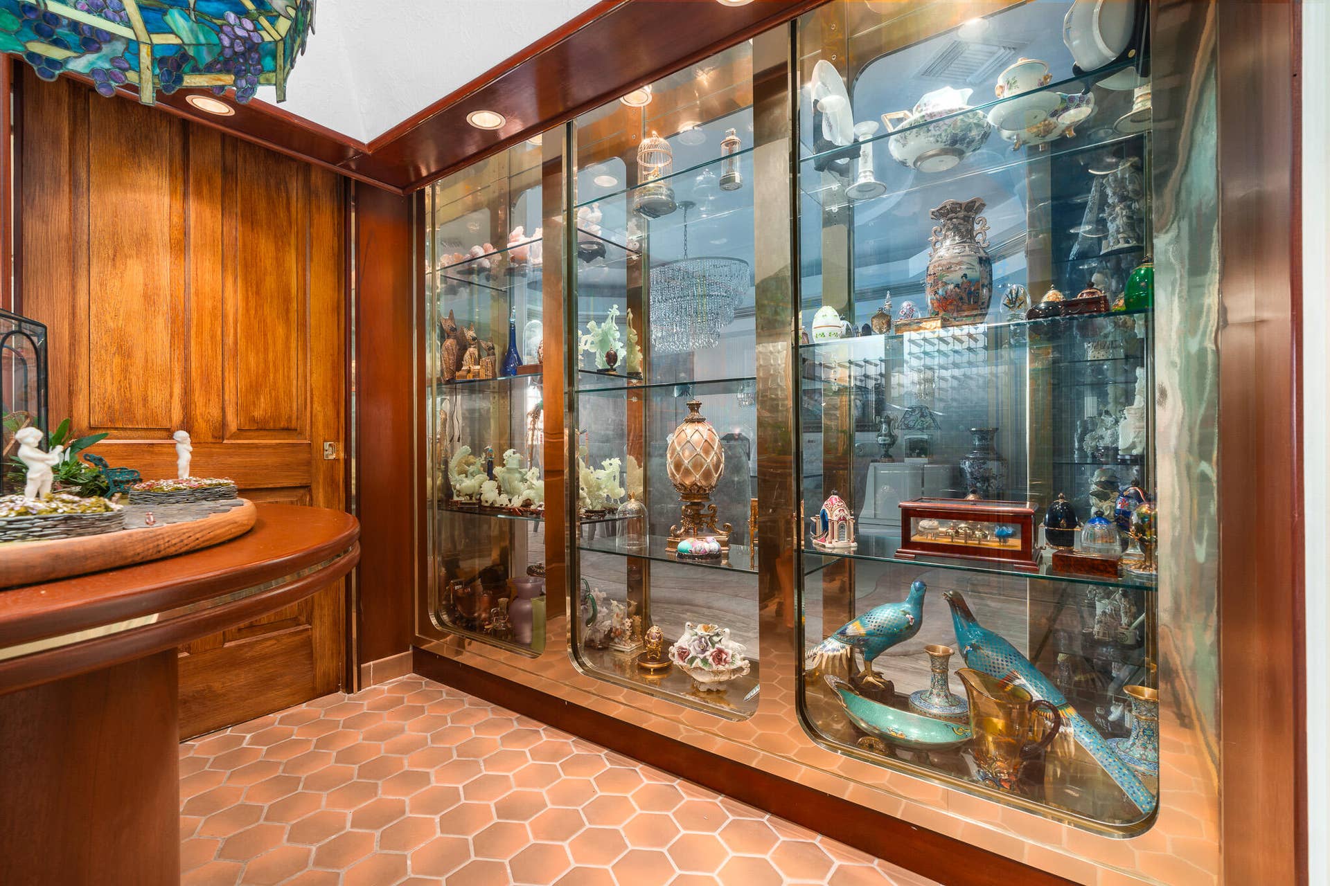 1800 EAGLE TRACE Boulevard, Coral Springs, FL 33071 Wine Room