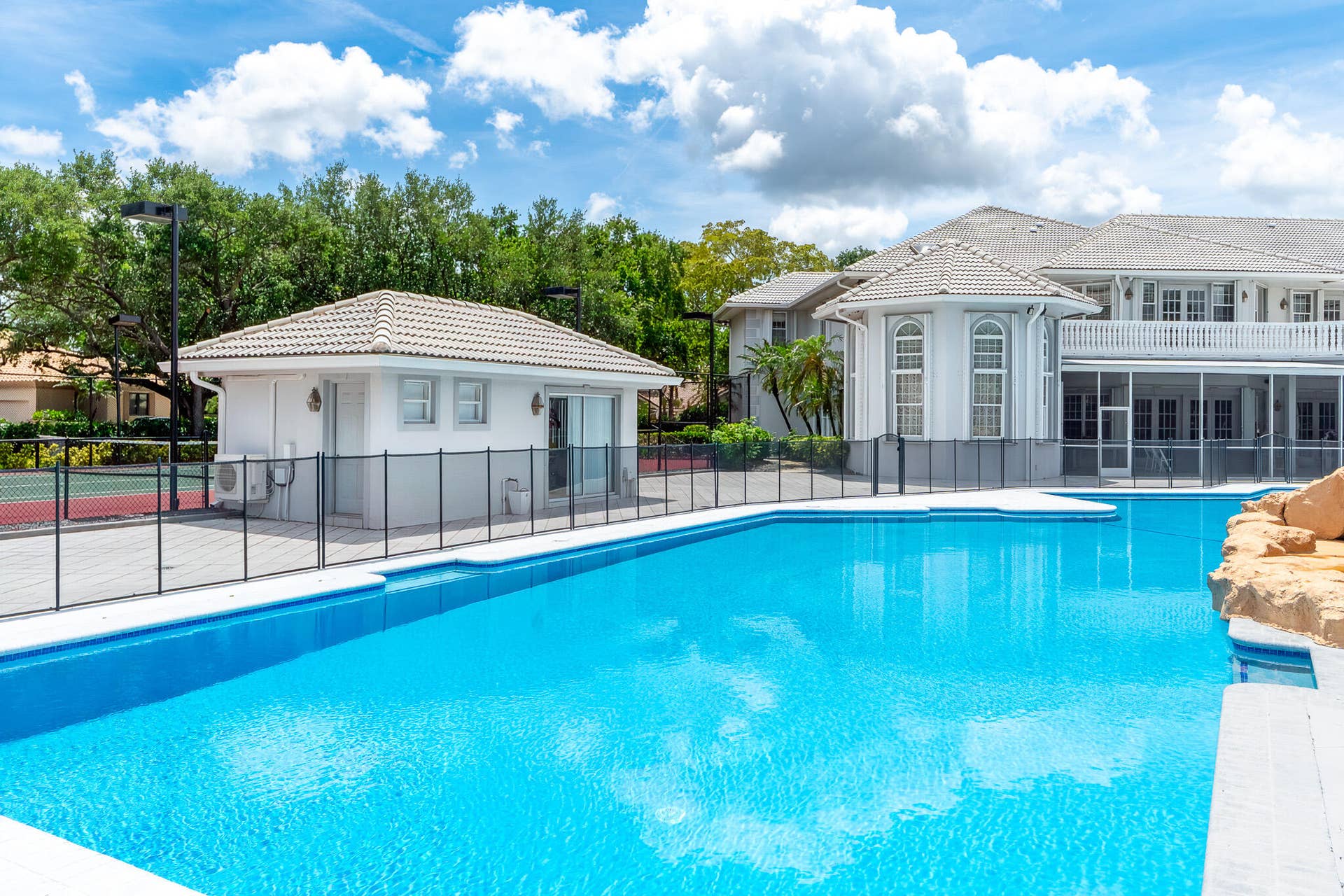 1800 EAGLE TRACE Boulevard, Coral Springs, FL 33071 Pool