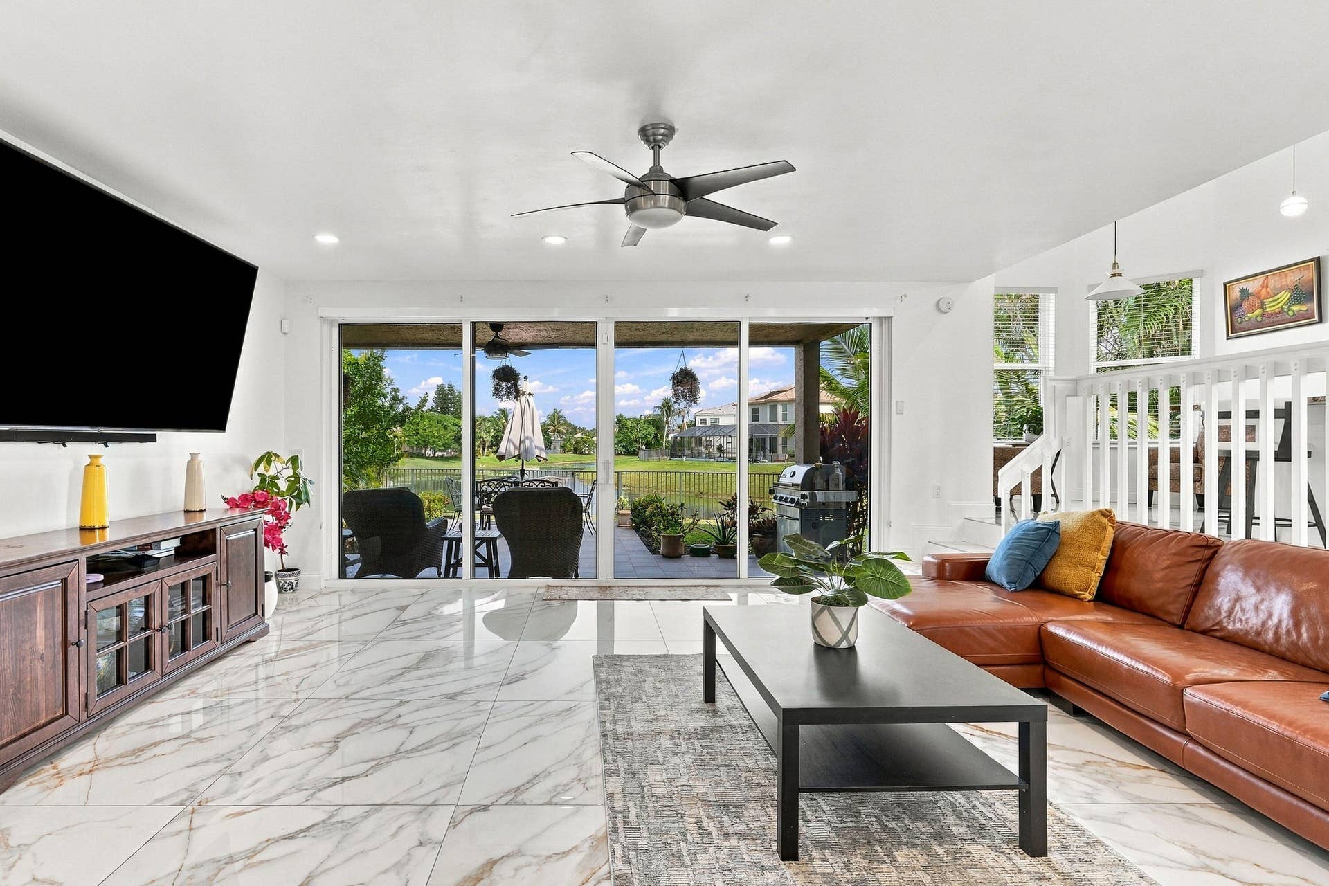 11_family room