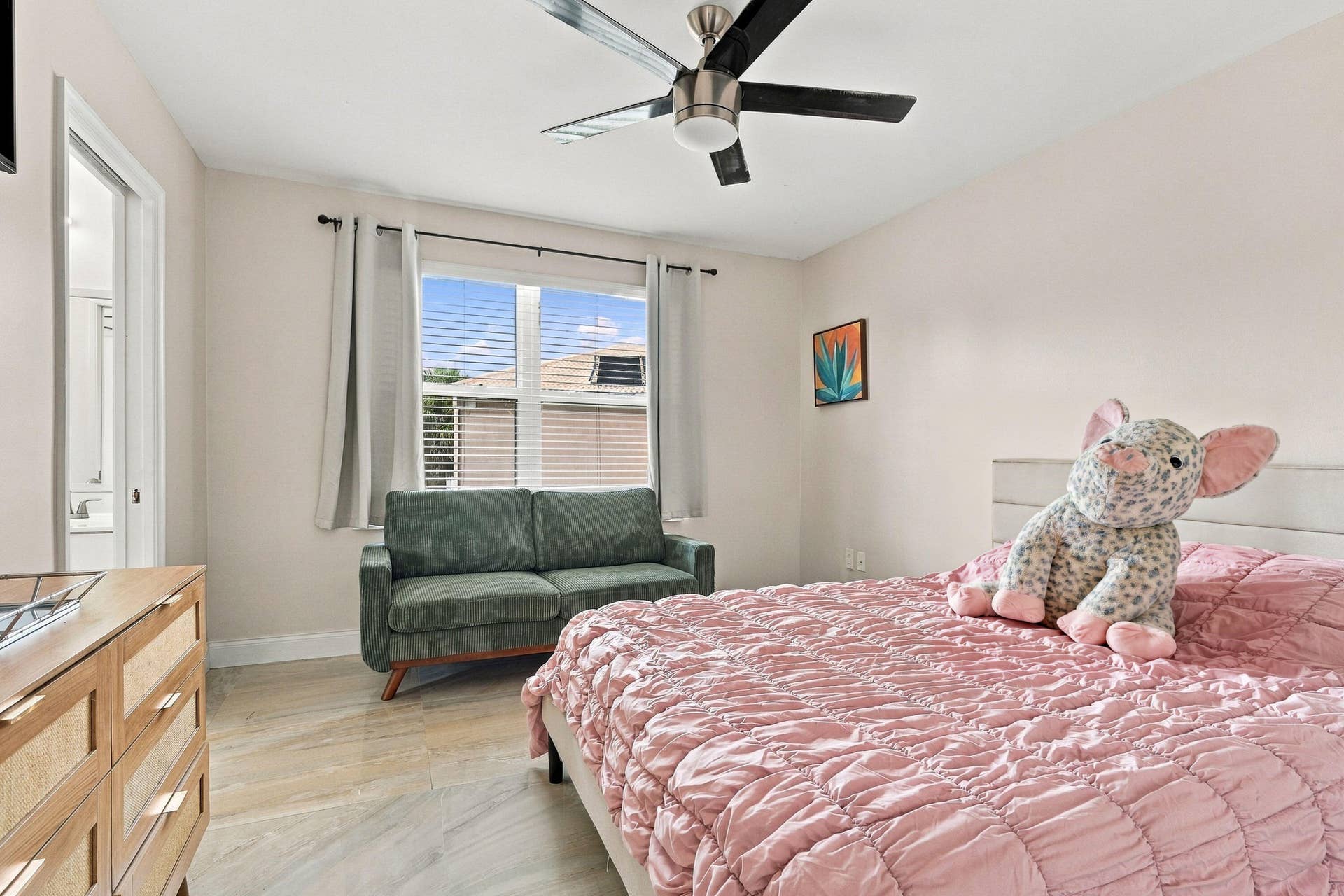 31_bedroom 2