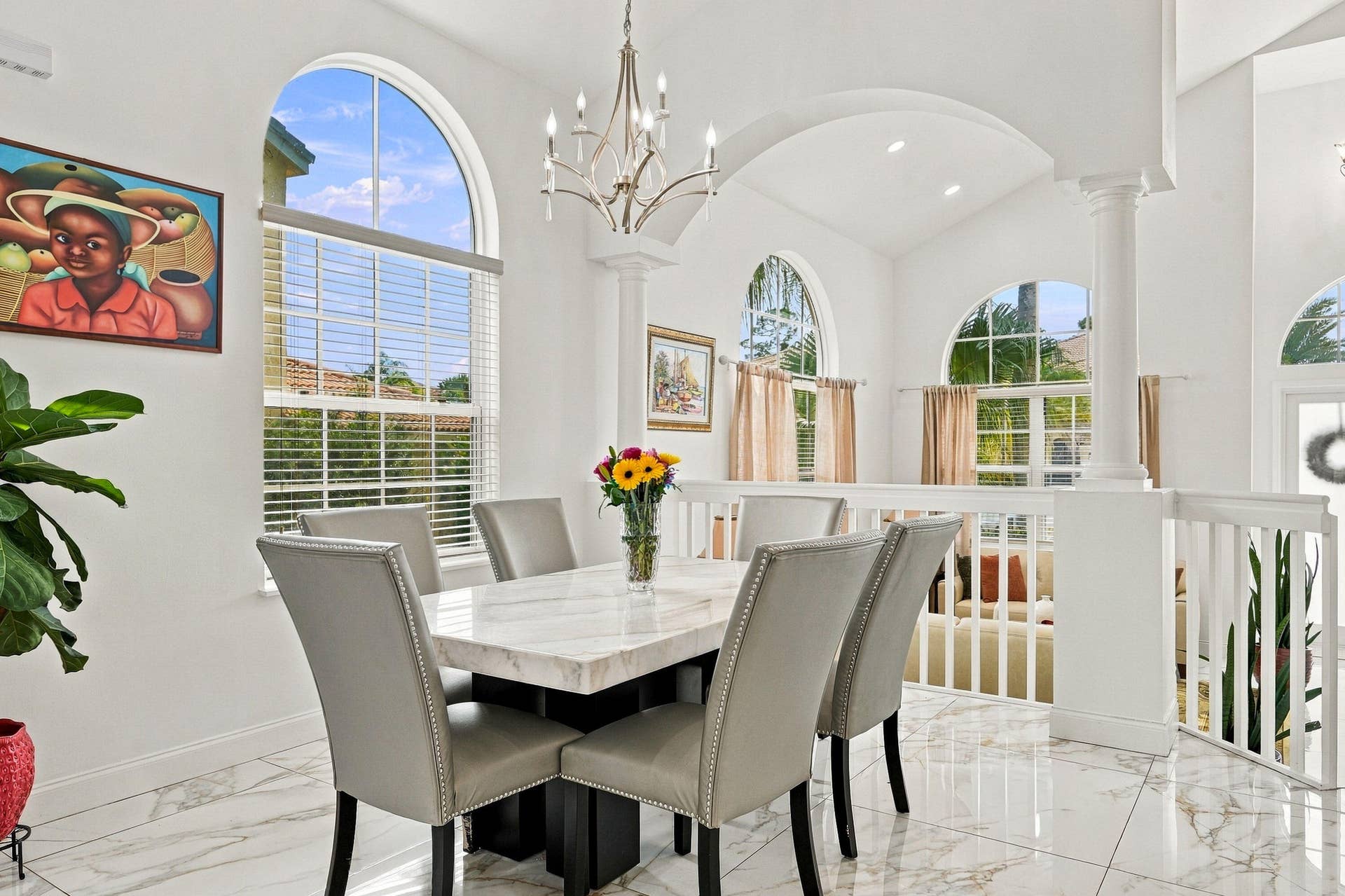 Open & refreshing Dining area.