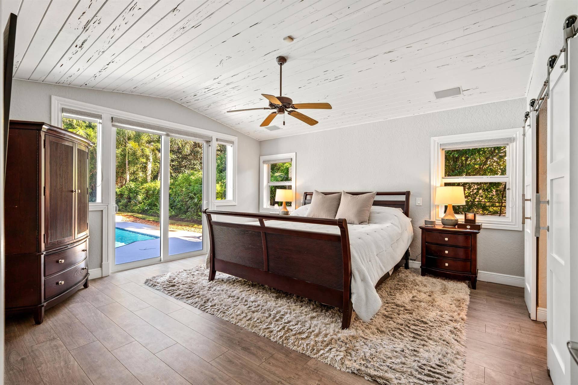 PRIMARY_BEDROOM_ANGLE_LEFT