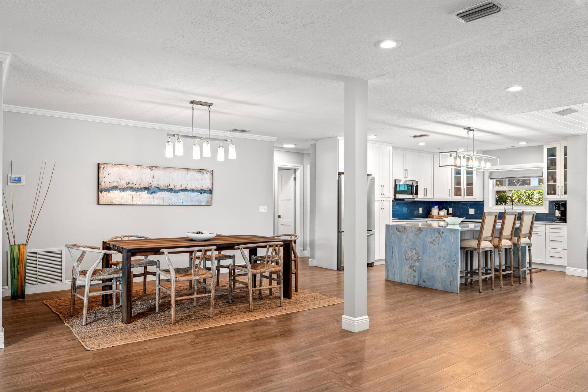 DINING_ROOM_ANGLE