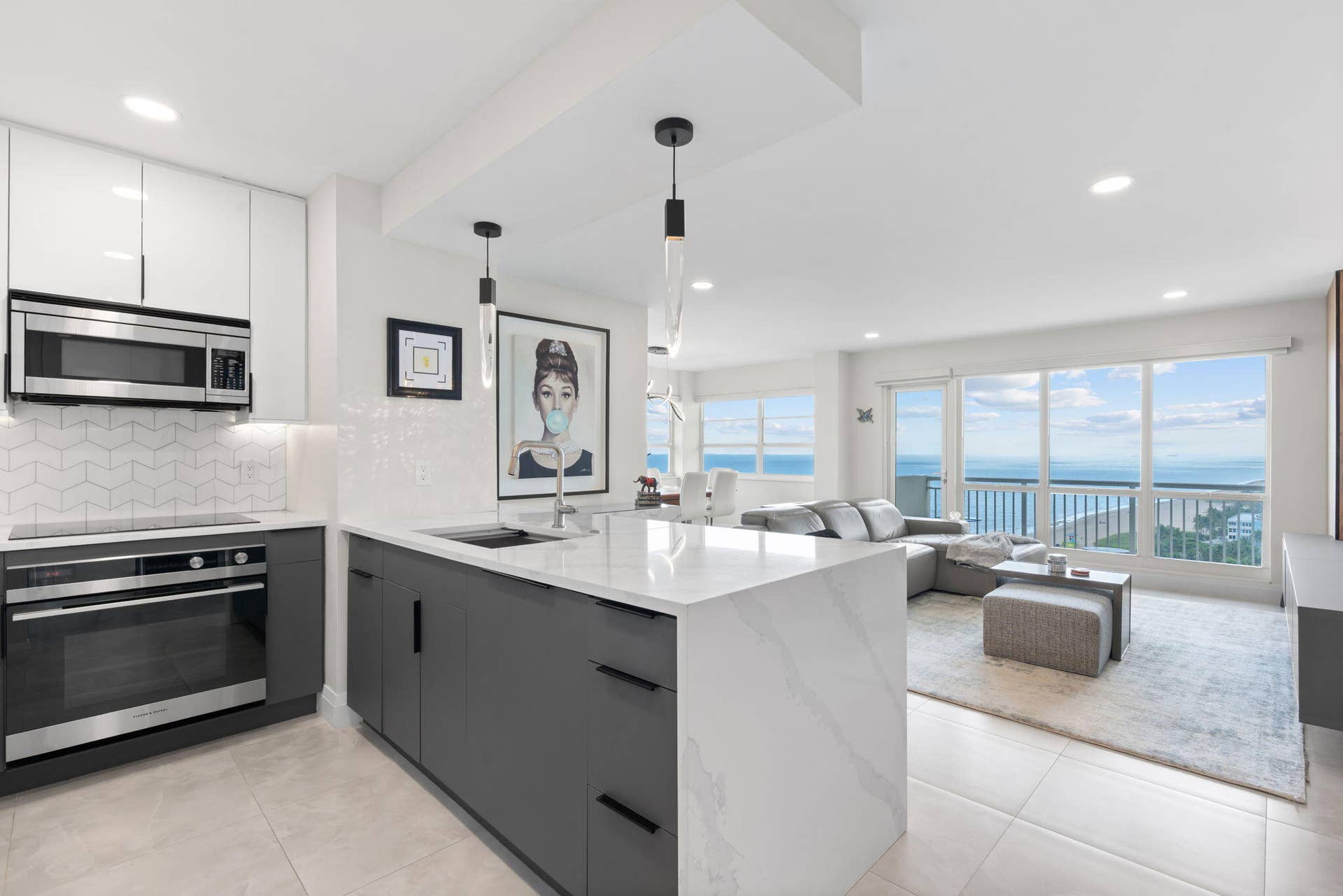 133 N POMPANO BEACH Boulevard, #PH-11, Pompano Beach, FL 33062 Kitchen