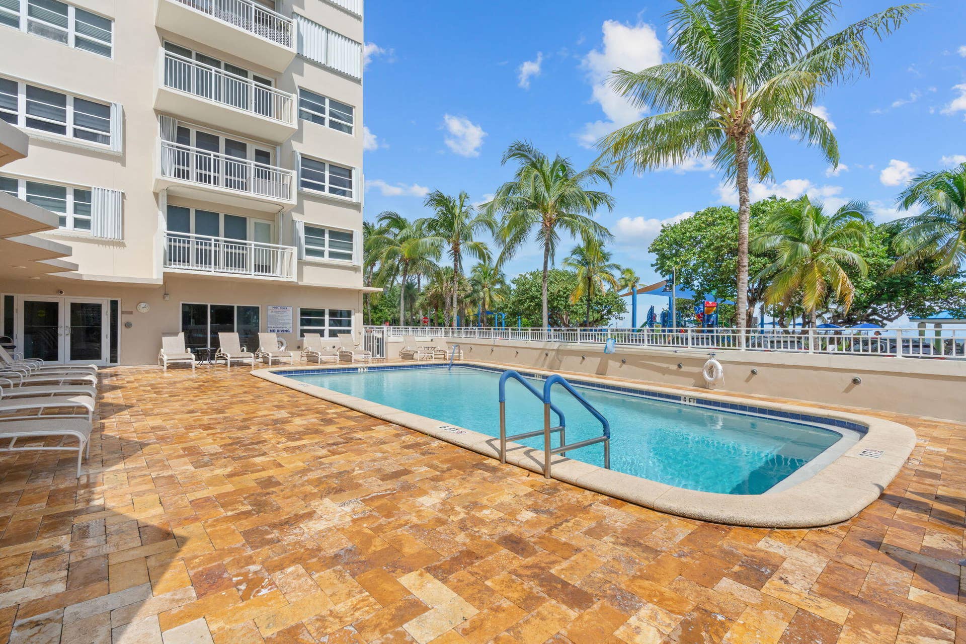 133 N POMPANO BEACH Boulevard, #PH-11, Pompano Beach, FL 33062 Pool