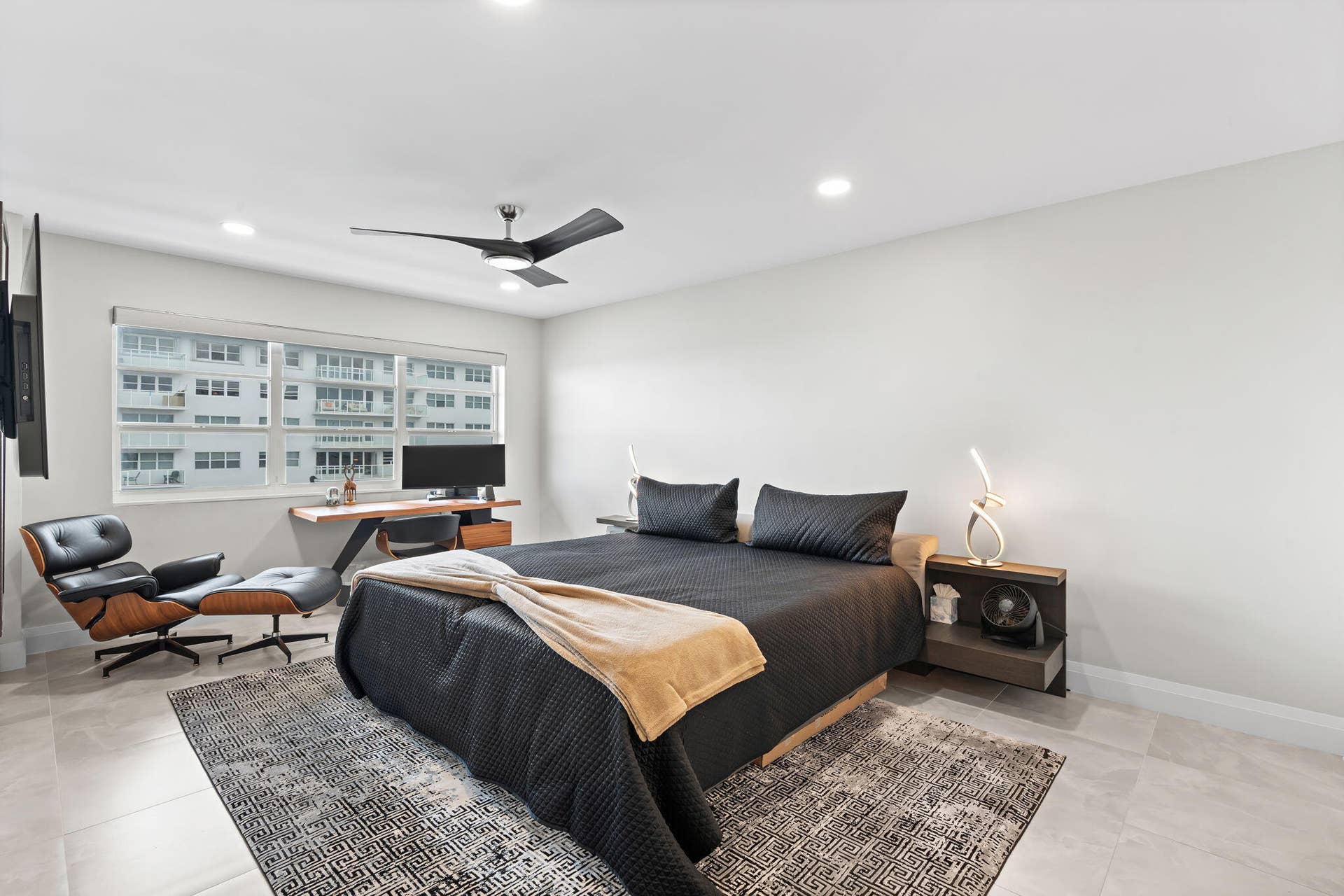 133 N POMPANO BEACH Boulevard, #PH-11, Pompano Beach, FL 33062 Primary Bedroom