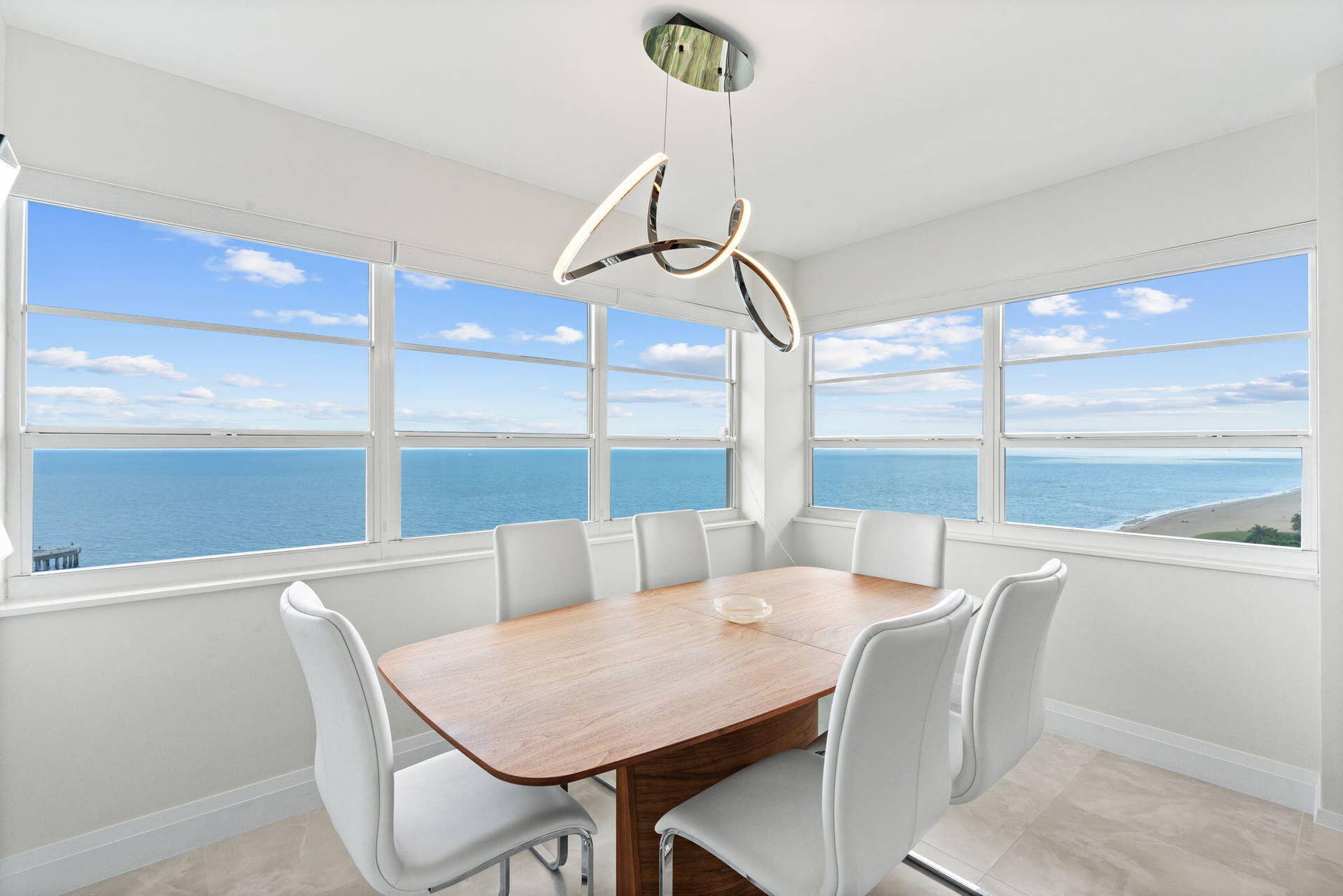 133 N POMPANO BEACH Boulevard, #PH-11, Pompano Beach, FL 33062 Dining Room