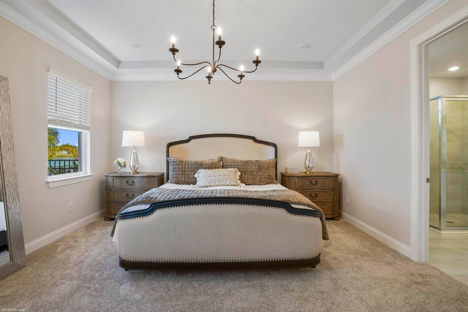 Primary suite, a sanctuary to begin the day in quiet