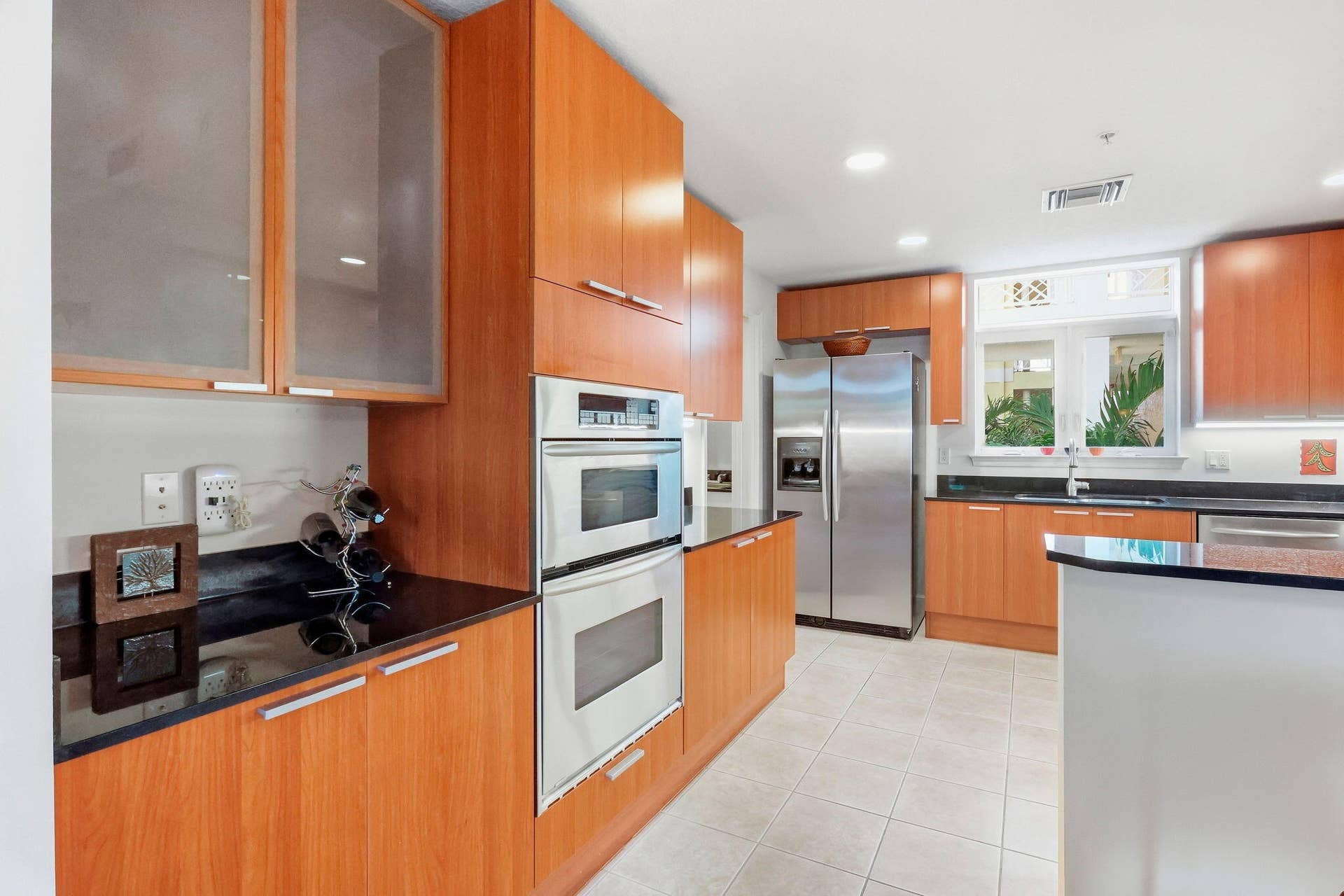 309 E OCEAN Avenue, #202, Lantana, FL 33462 14-web-or-mls-030_0E2A0863