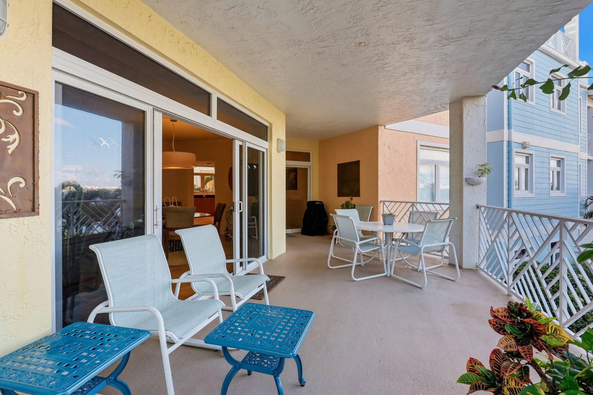 309 E OCEAN Avenue, #202, Lantana, FL 33462 47-web-or-mls-063_0E2A0848