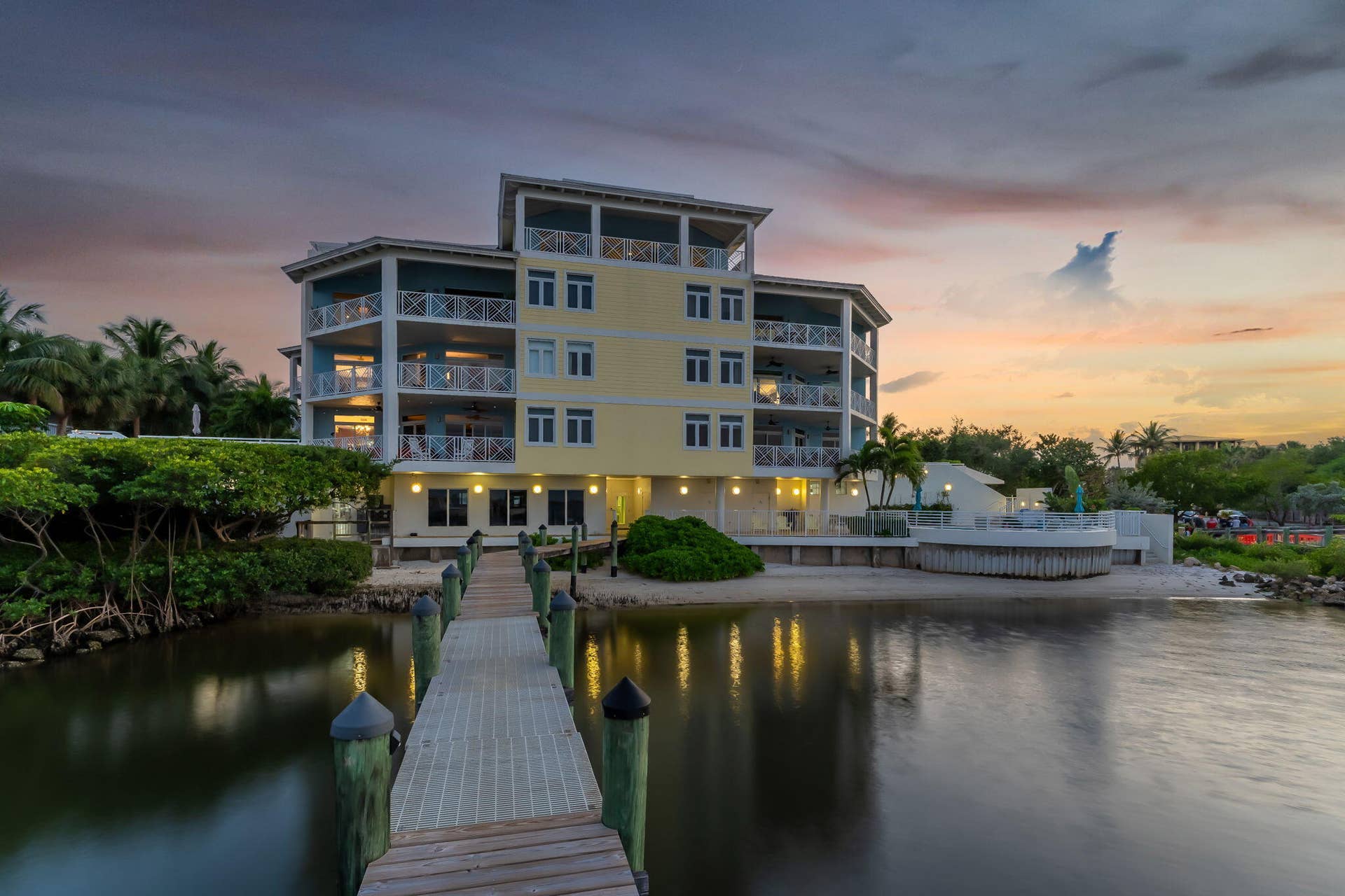309 E OCEAN Avenue, #202, Lantana, FL 33462 73-web-or-mls-83-print-DSC03200-HDR