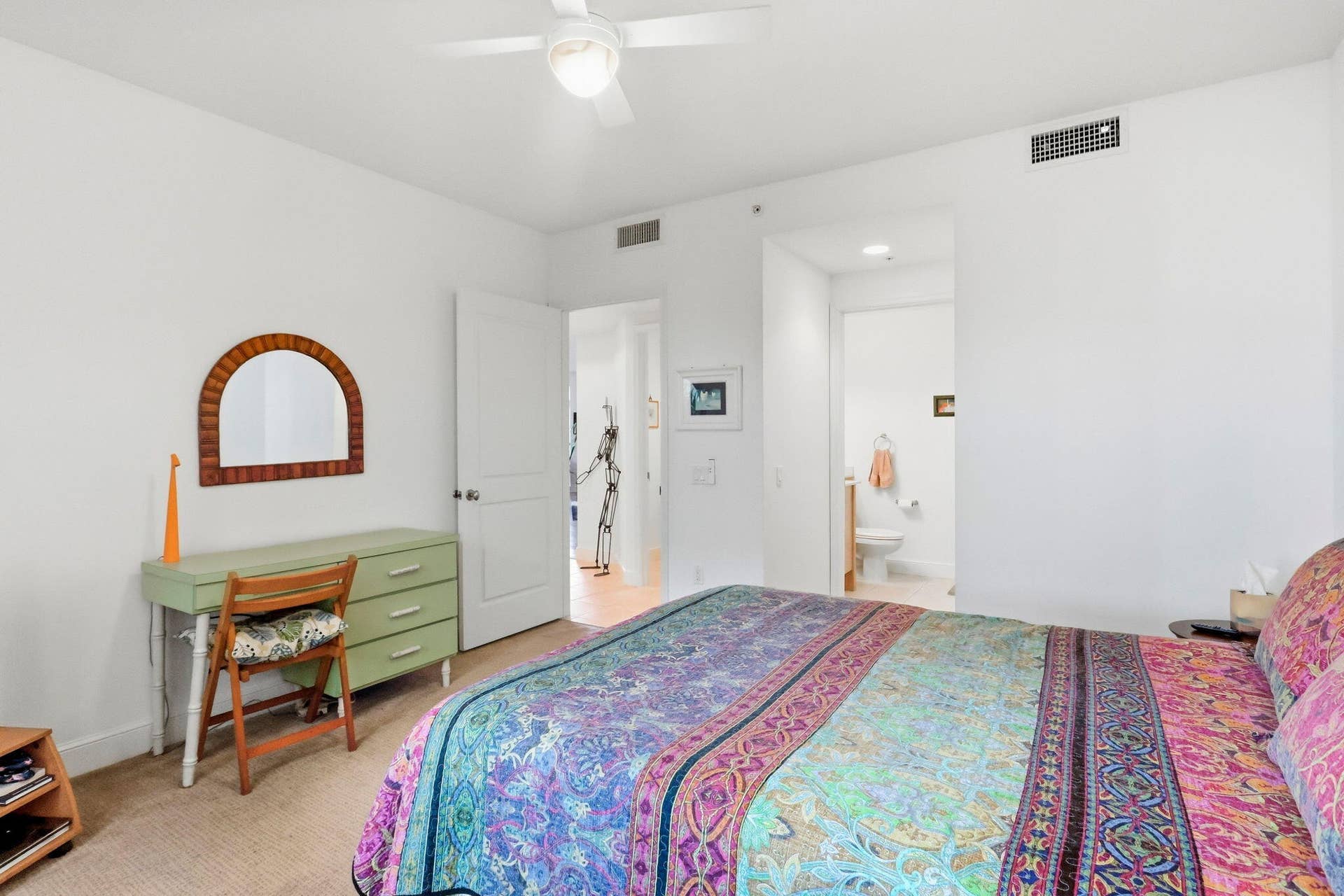 309 E OCEAN Avenue, #202, Lantana, FL 33462 26-web-or-mls-042_0E2A0923