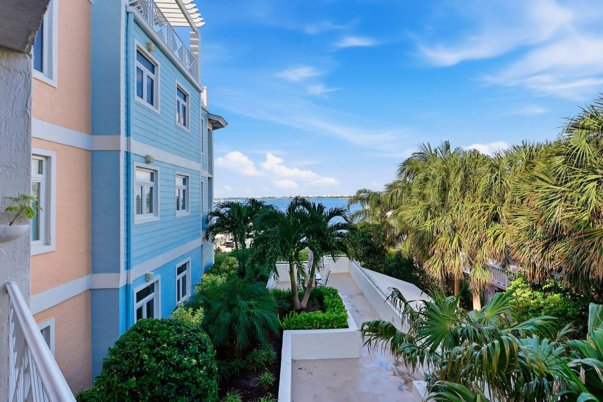 309 E OCEAN Avenue, #202, Lantana, FL 33462 43-web-or-mls-059_0E2A0836