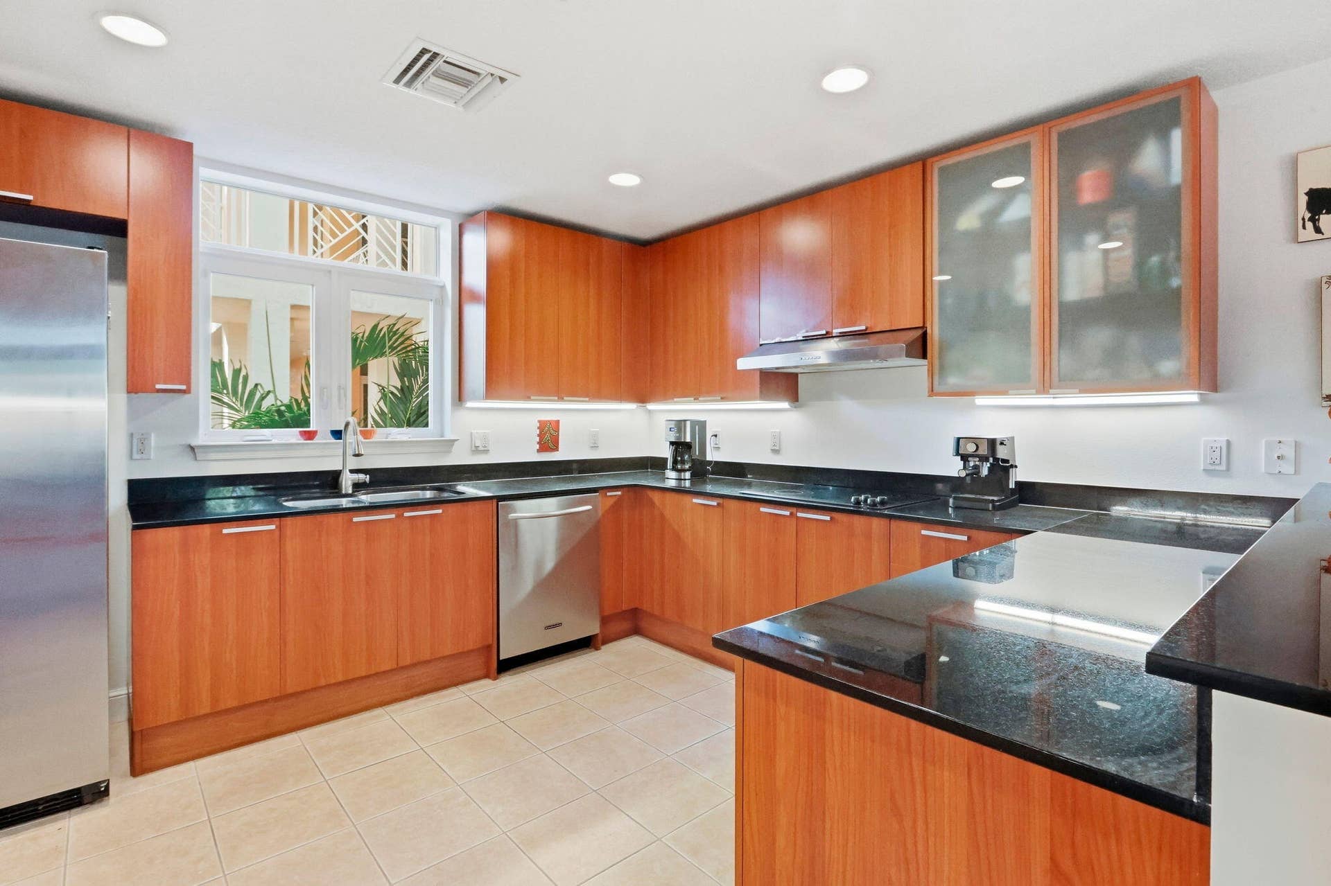 309 E OCEAN Avenue, #202, Lantana, FL 33462 15-web-or-mls-031_0E2A0866