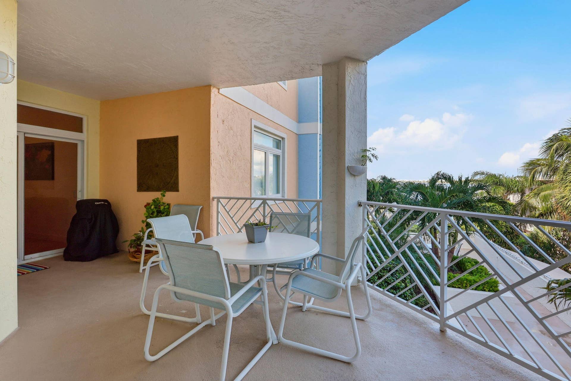309 E OCEAN Avenue, #202, Lantana, FL 33462 42-web-or-mls-058_0E2A0833