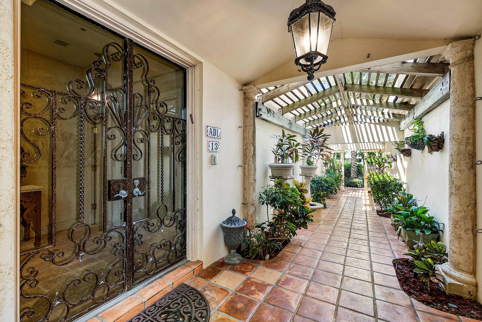 13 Sloans Curve Drive, Palm Beach, FL 33480 006-13SloansCurveDrive-PalmBeach-FL-3348