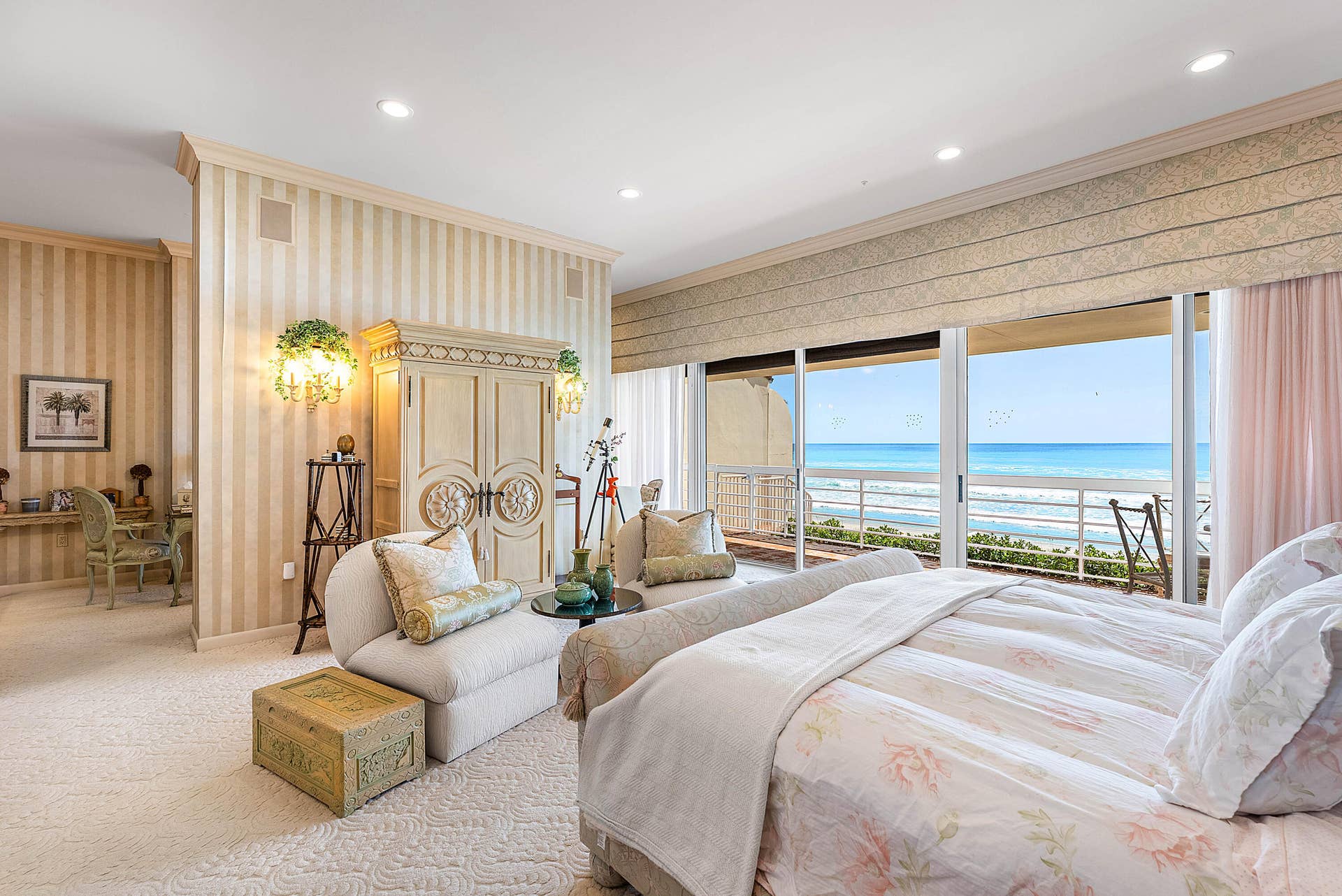 13 Sloans Curve Drive, Palm Beach, FL 33480 044-13SloansCurveDrive-PalmBeach-FL-3348