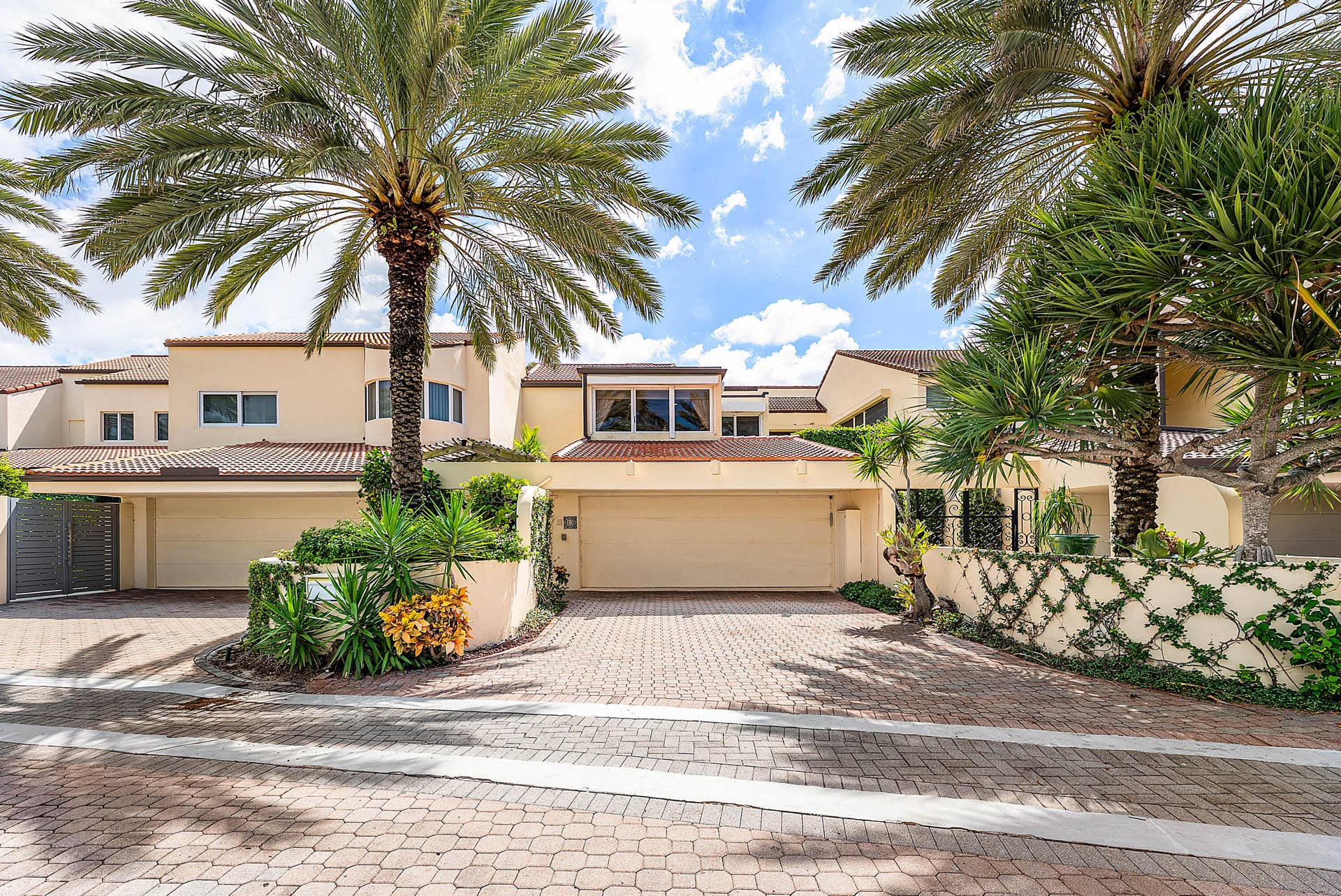13 Sloans Curve Drive, Palm Beach, FL 33480 002-13SloansCurveDrive-PalmBeach-FL-3348