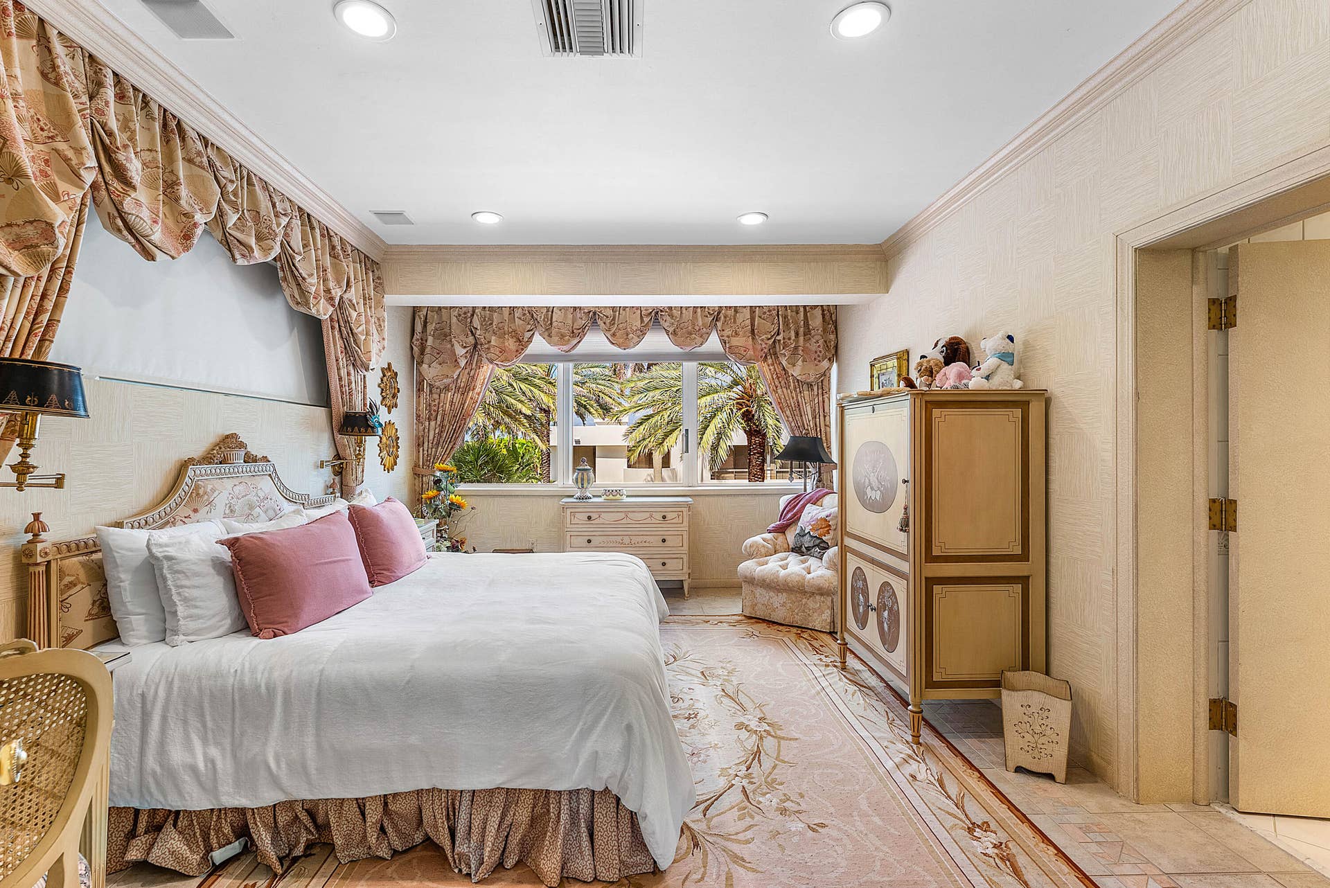 13 Sloans Curve Drive, Palm Beach, FL 33480 032-13SloansCurveDrive-PalmBeach-FL-3348