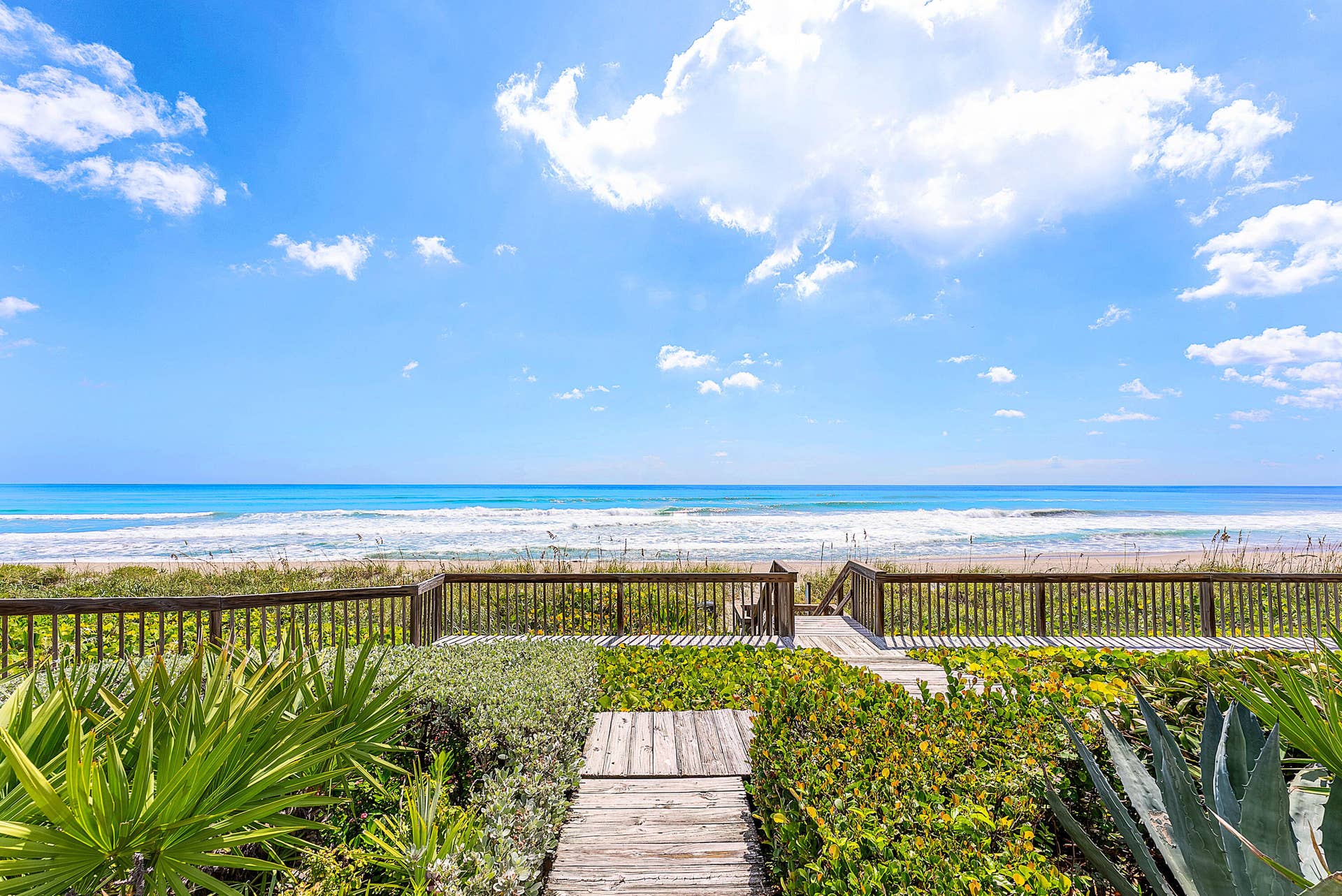 13 Sloans Curve Drive, Palm Beach, FL 33480 060-13SloansCurveDrive-PalmBeach-FL-3348