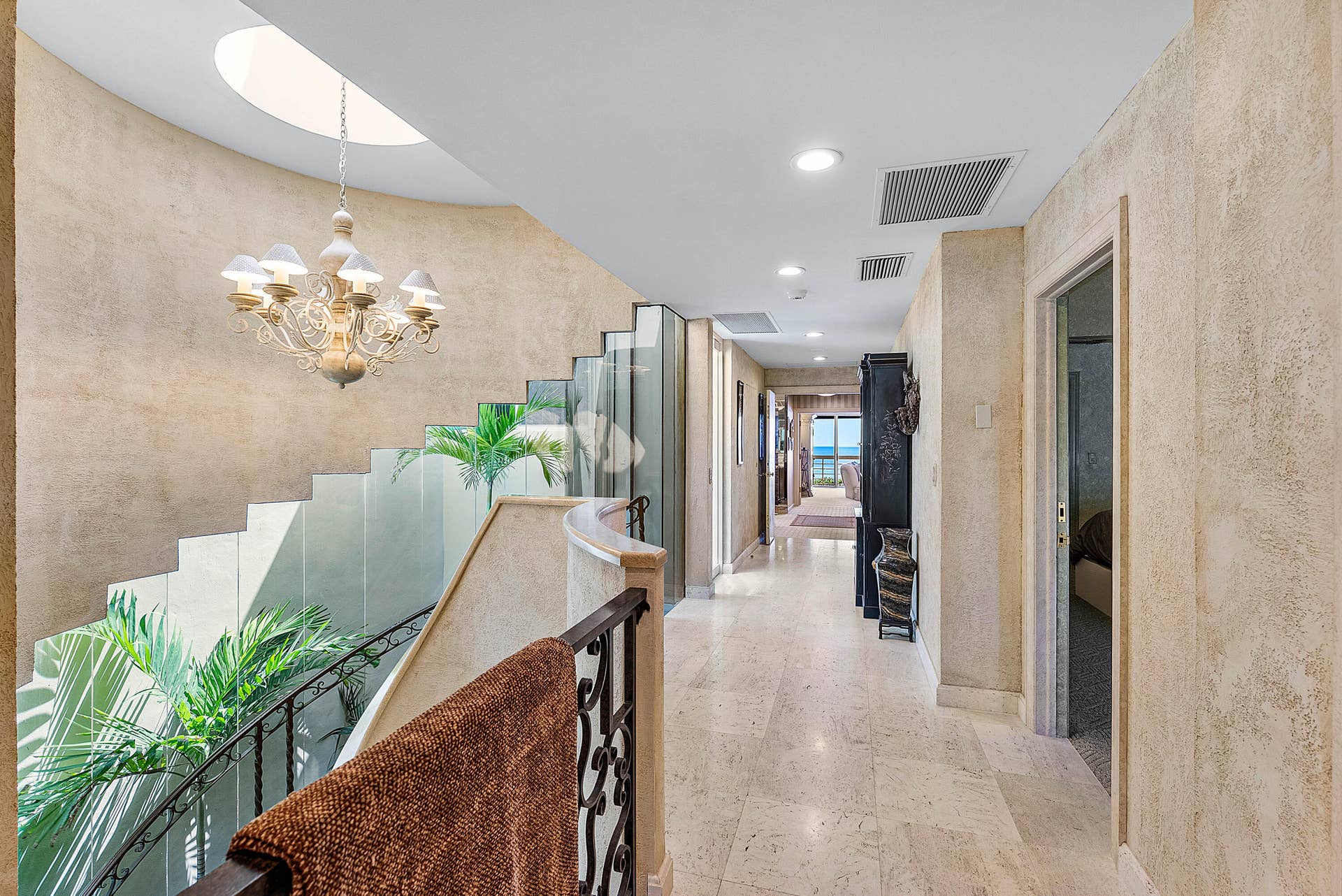 13 Sloans Curve Drive, Palm Beach, FL 33480 031-13SloansCurveDrive-PalmBeach-FL-3348
