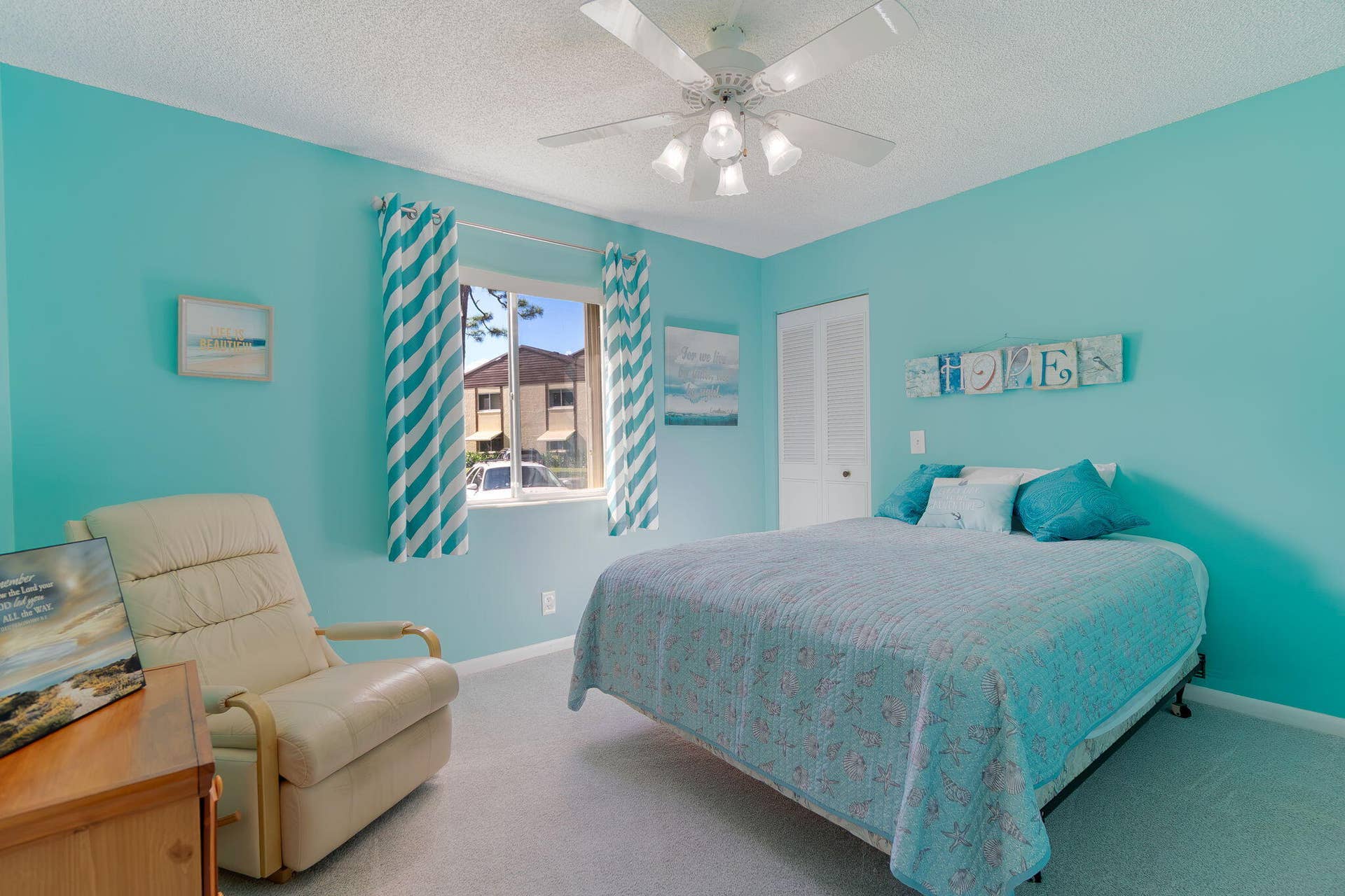 136 Lake Pine Circle, #A1, Greenacres, FL 33463 guest bedroom