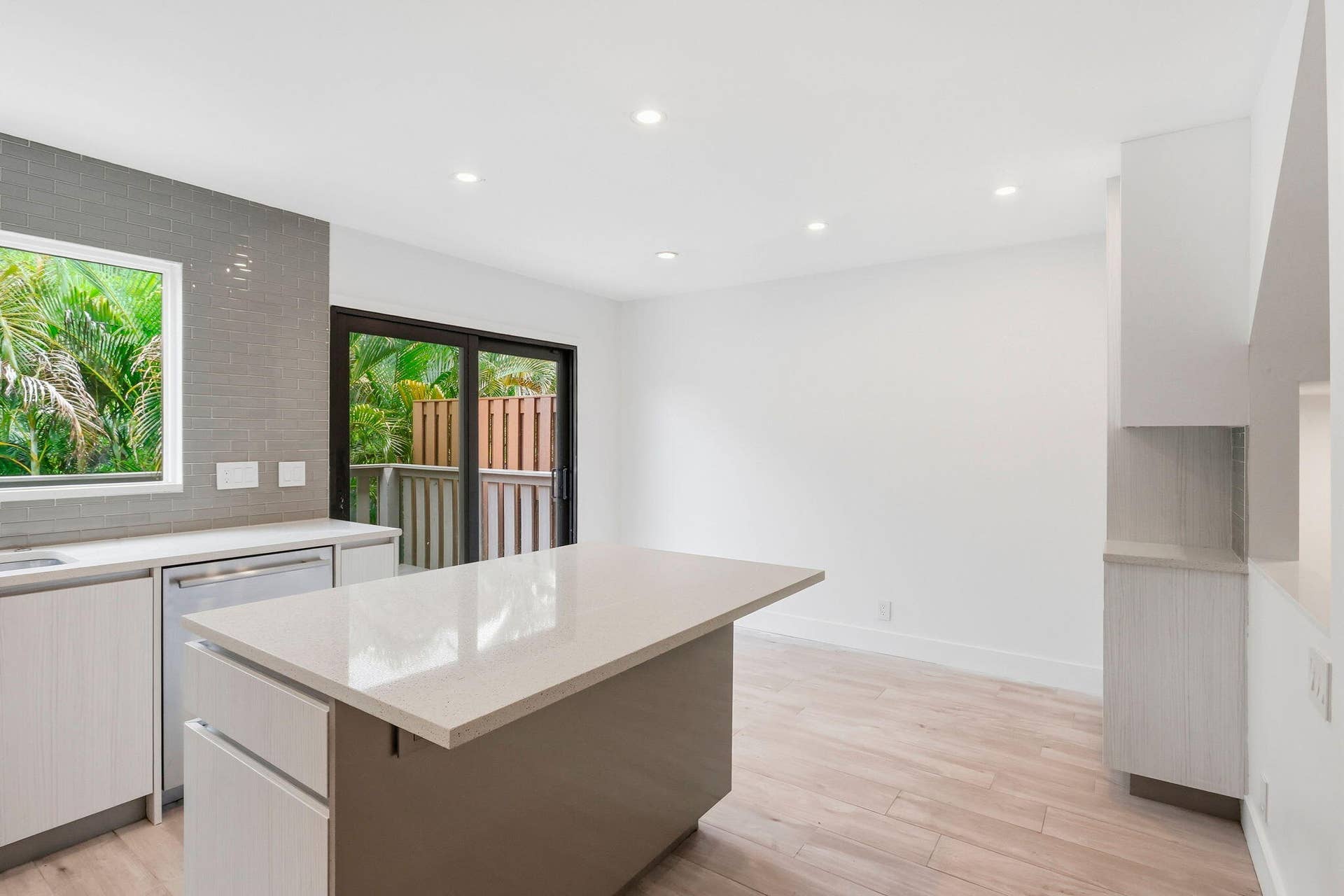 200 S Ocean Boulevard, #A-115, Delray Beach, FL 33483 Kitchen Island