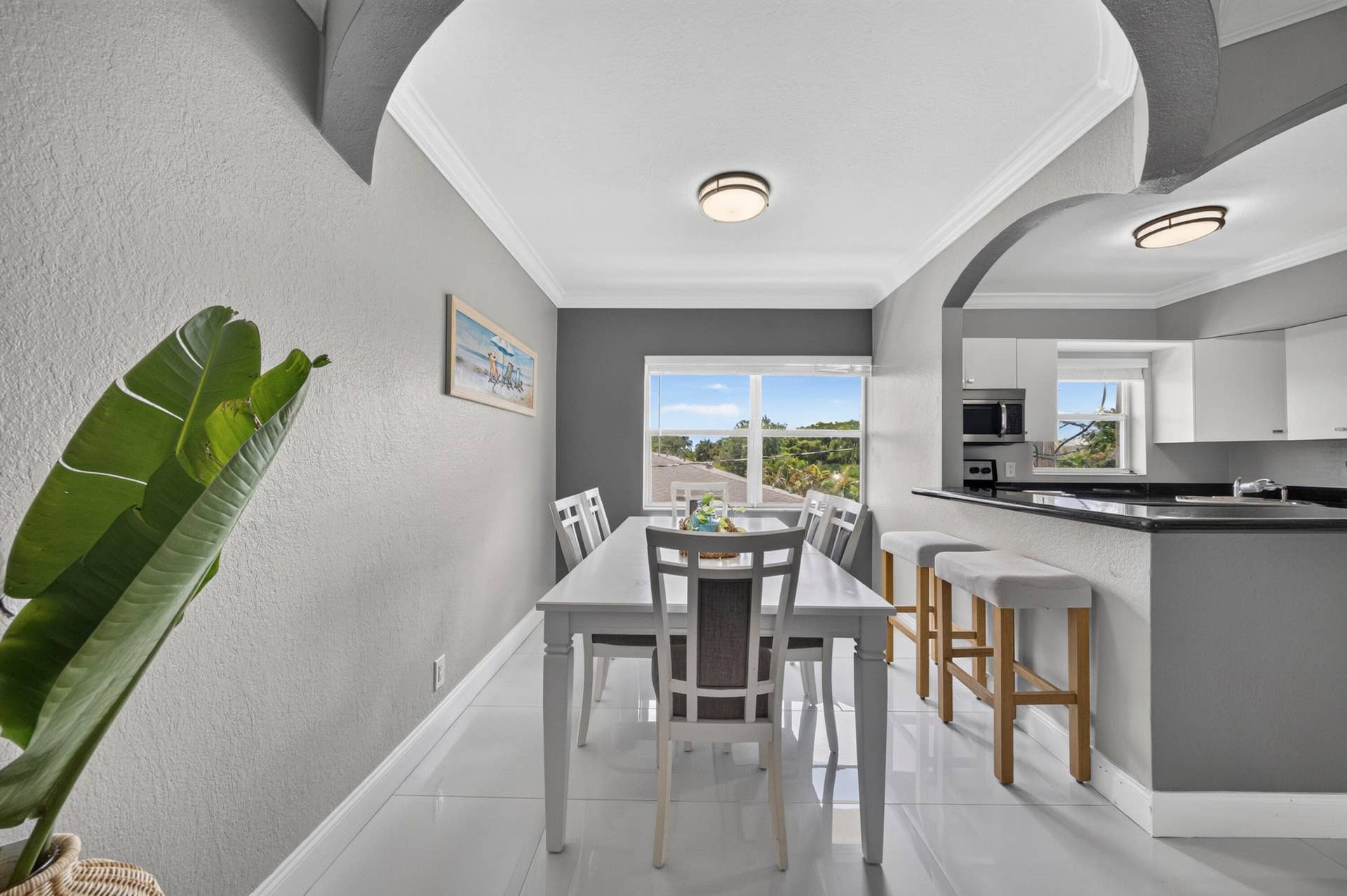 744 NE 14th Avenue, #21, Fort Lauderdale, FL 33304 Archway architectural detail