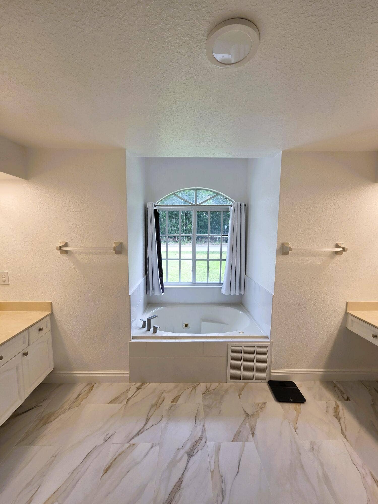 17149 W Alan Black Boulevard, The Acreage, FL 33470 17149 Master Suit Fullbath Jacuzzi tub