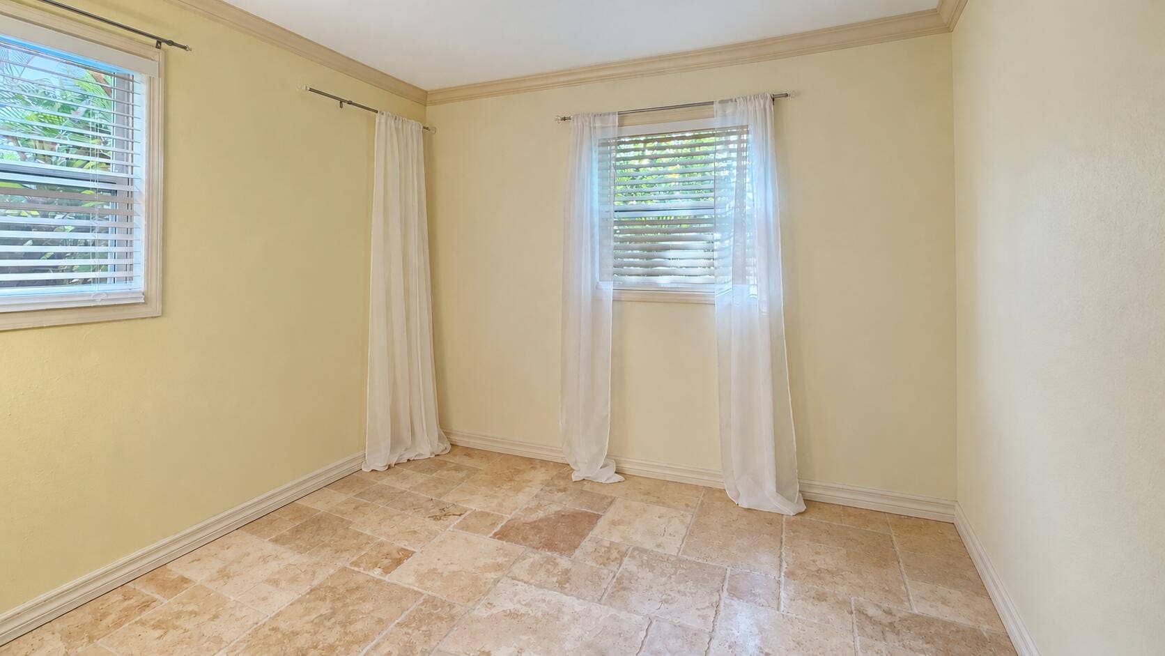 bedrrom 4 unfurnished