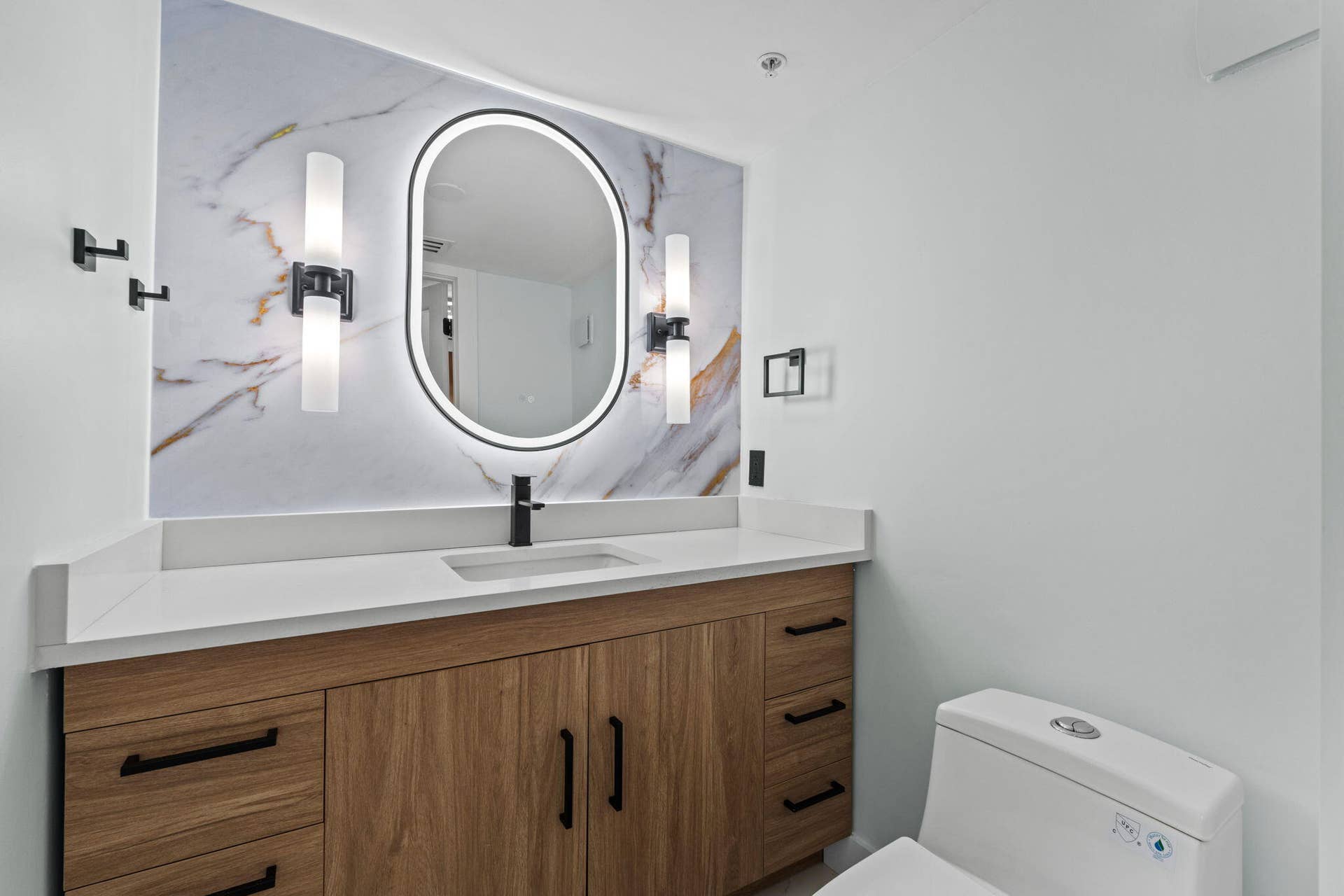 1/2 Bath