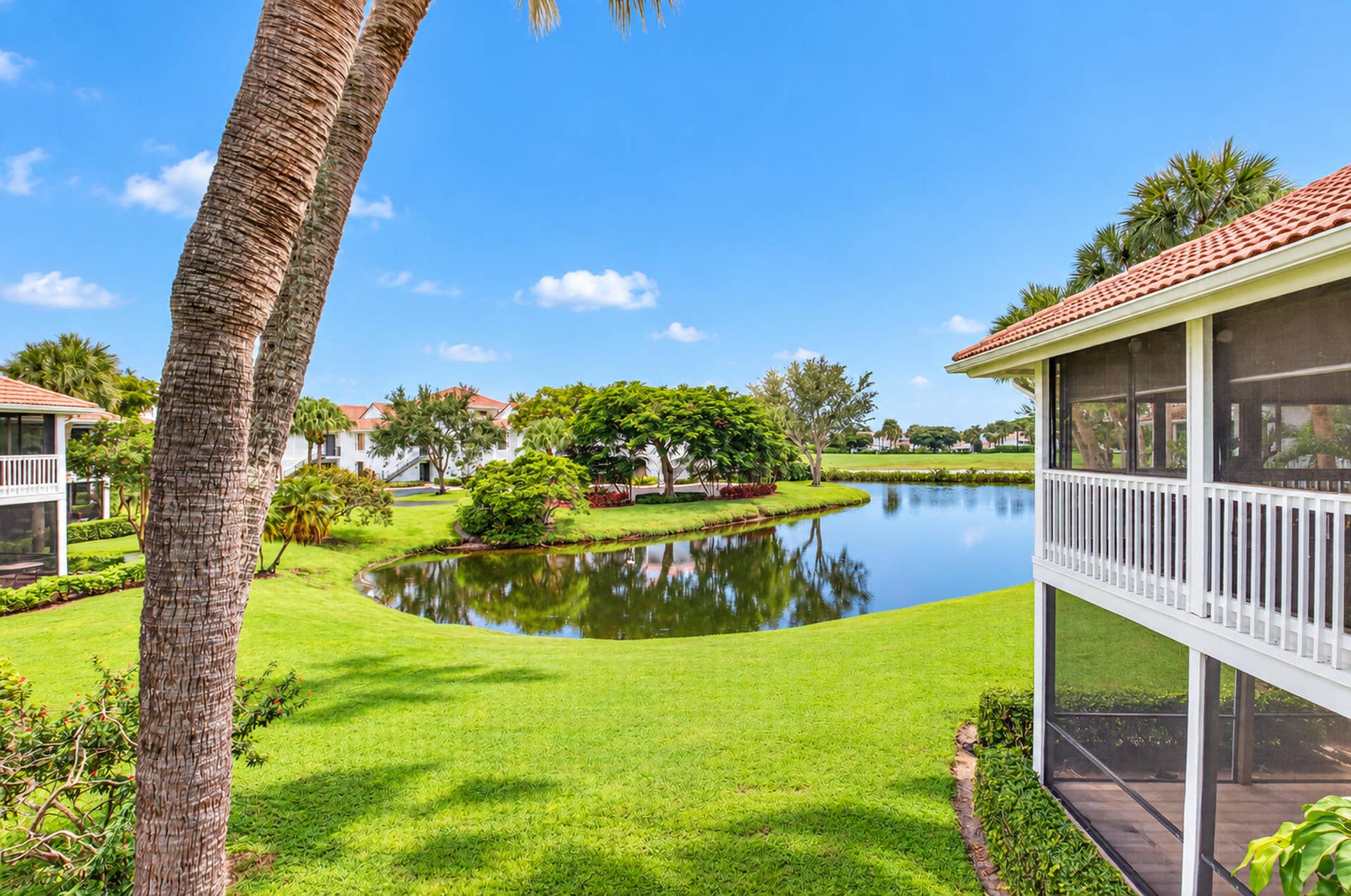 19341 Sabal Lake