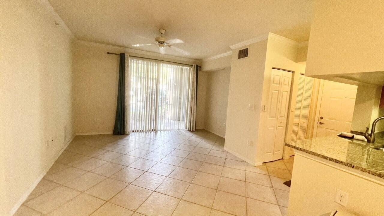 6530 Emerald Dunes Drive, West Palm Beach, FL 33411 Living Room