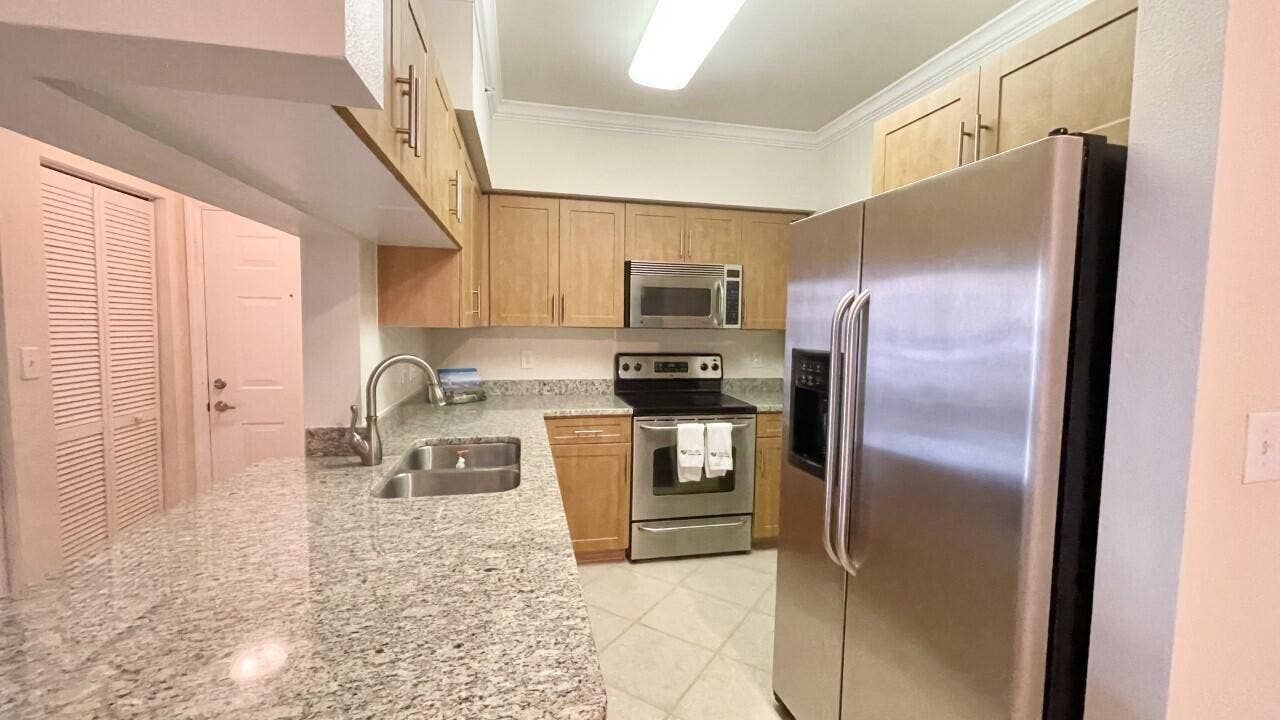 6530 Emerald Dunes Drive, West Palm Beach, FL 33411 Kitchen