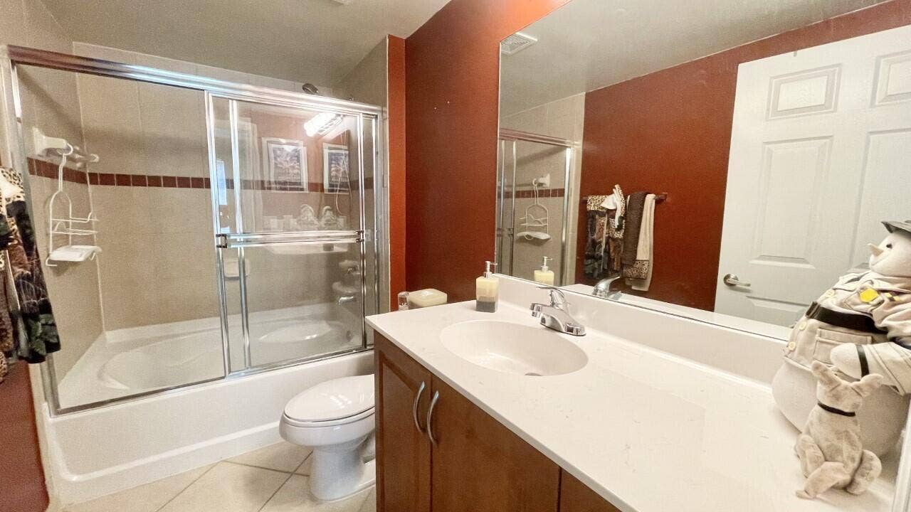 6530 Emerald Dunes Drive, West Palm Beach, FL 33411 Bathroom