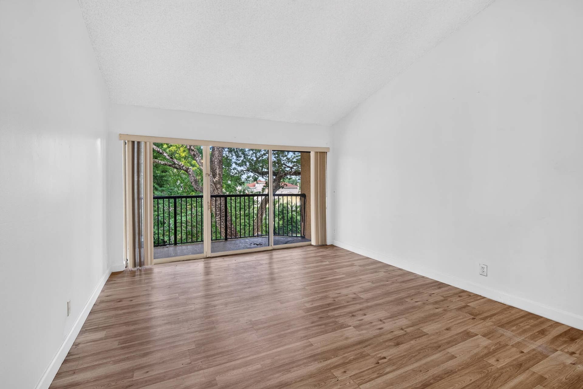 8741 Wiles Road, #305, Coral Springs, Coral Springs, FL 33067 SNP03220