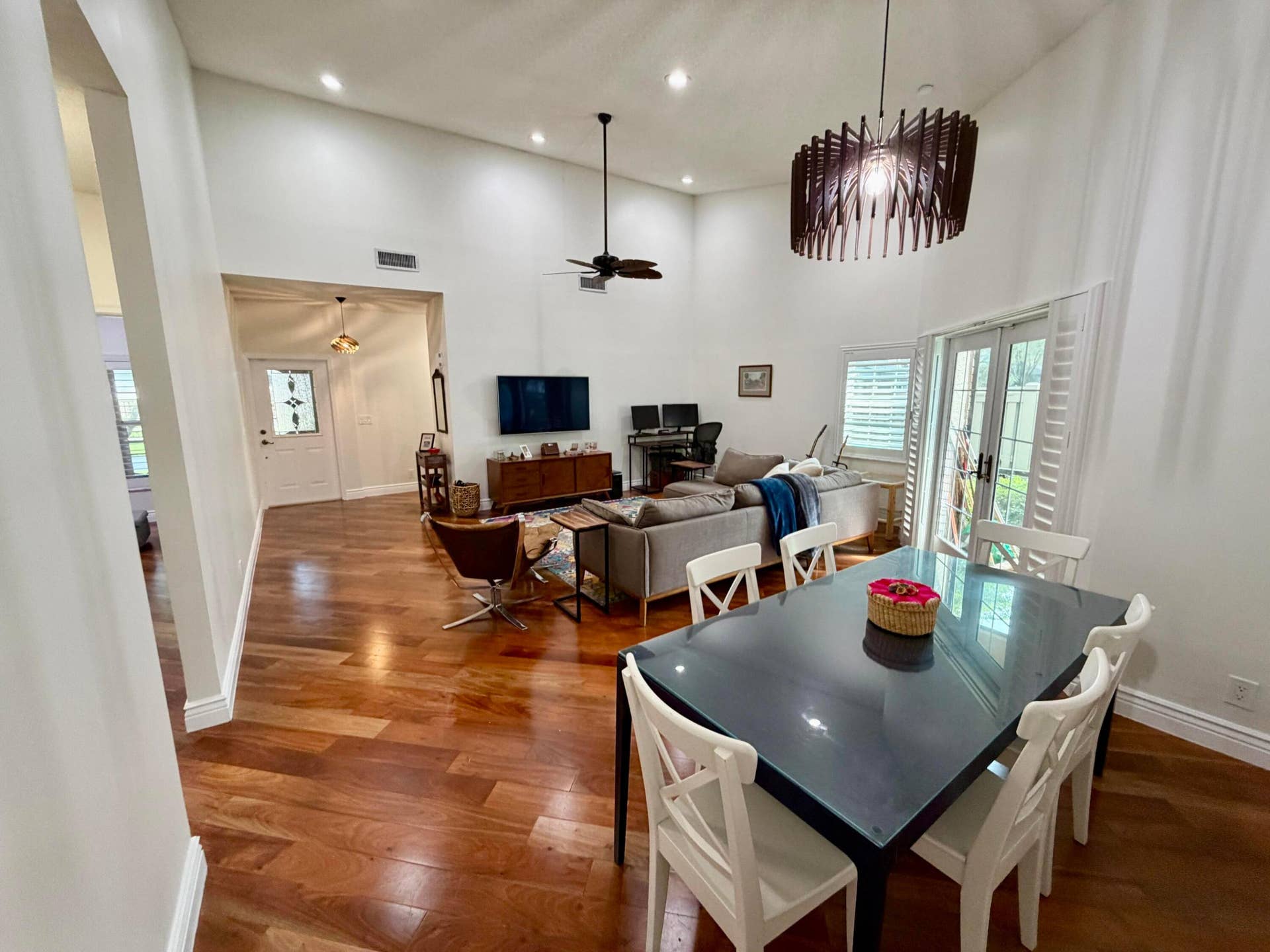 Dining Area / Living Room