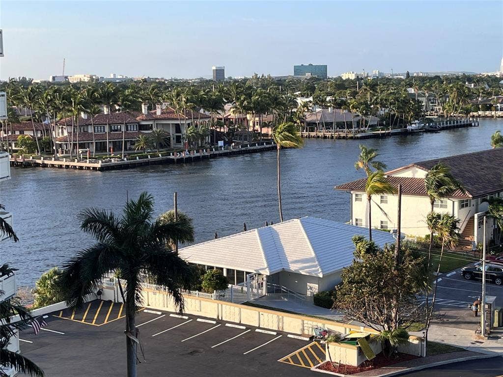 3200 NE 36th Street NE, #1412, Fort Lauderdale, FL 33308 crtn-shuffleboard