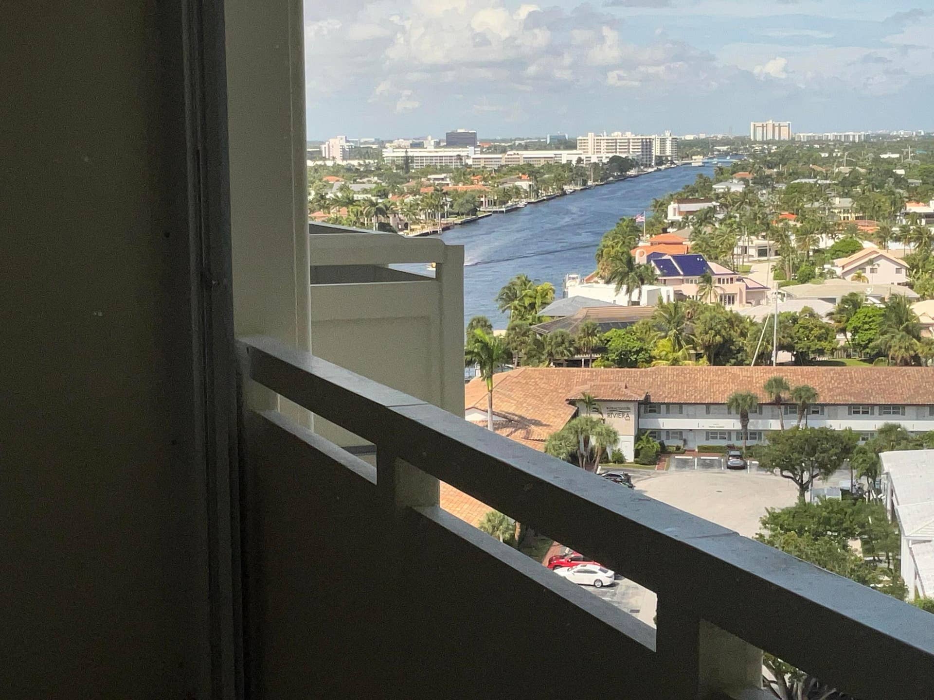 3200 NE 36th Street NE, #1412, Fort Lauderdale, FL 33308 crtn-pool