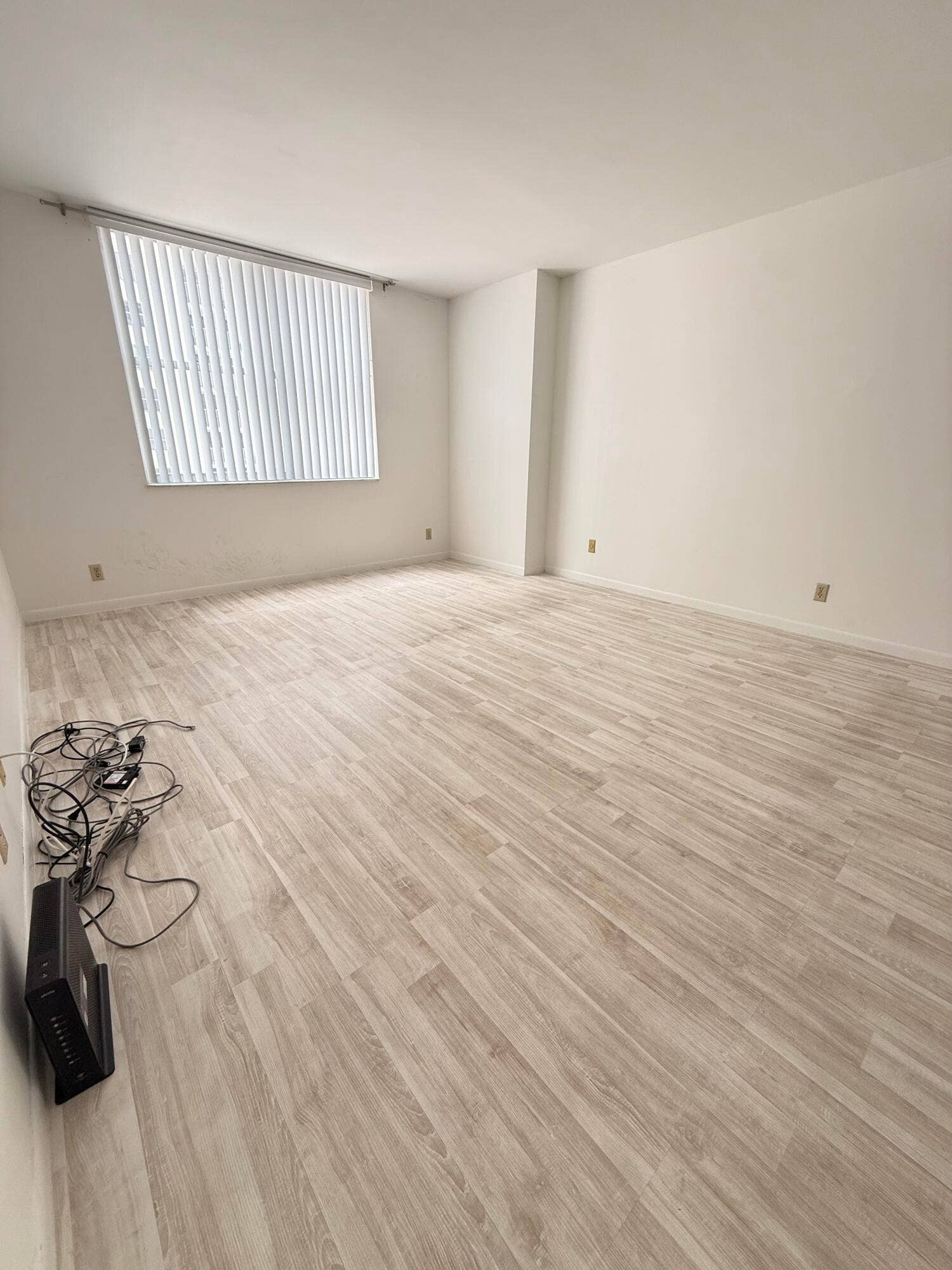 101 BRINY Avenue, #1010, Pompano Beach, FL 33062 Bed