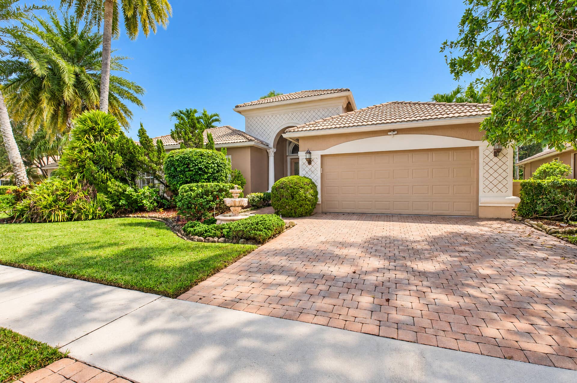 6946 MILANI Street, Lake Worth, FL 33467 Front