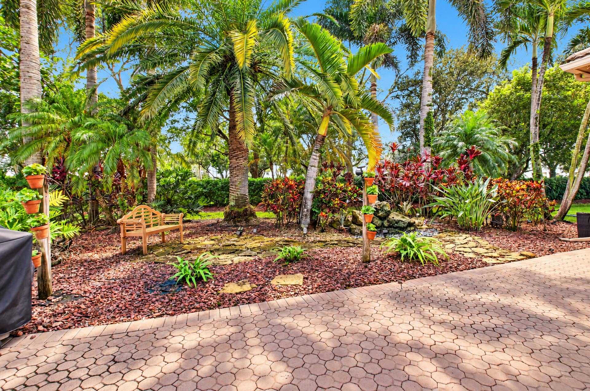 6946 MILANI Street, Lake Worth, FL 33467 Patio/Garden View