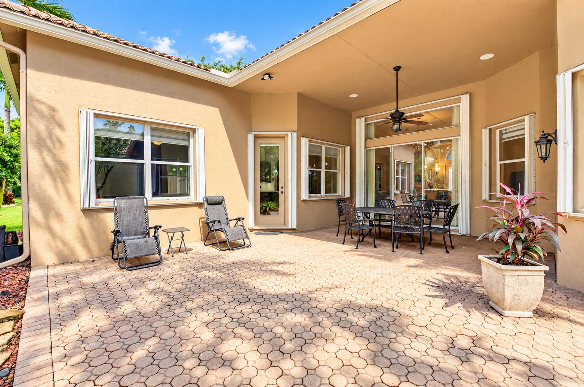 6946 MILANI Street, Lake Worth, FL 33467 Patio