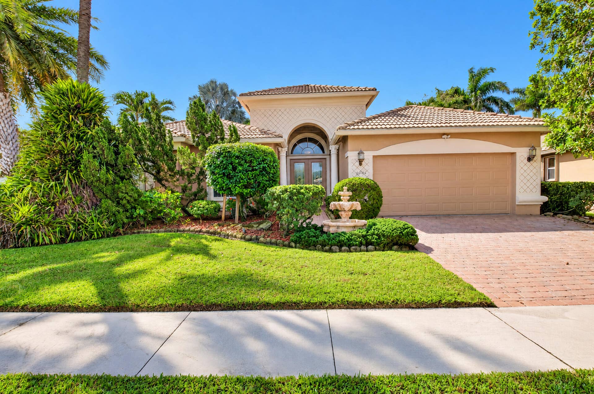 6946 MILANI Street, Lake Worth, FL 33467 Front