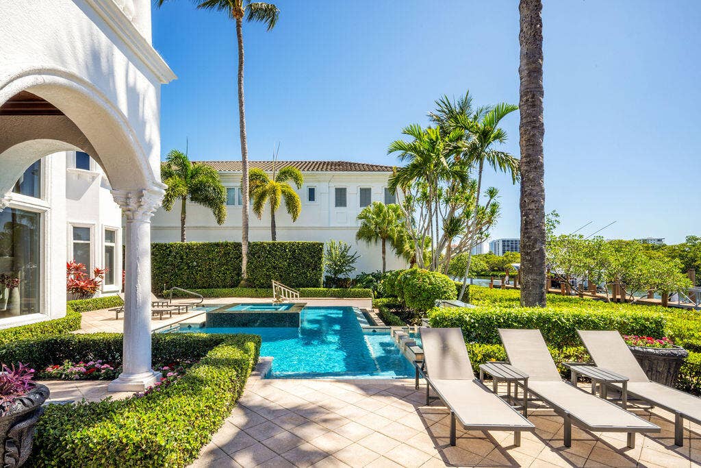 792 HARBOUR ISLE Court, North Palm Beach, FL 33410 ET6A4238