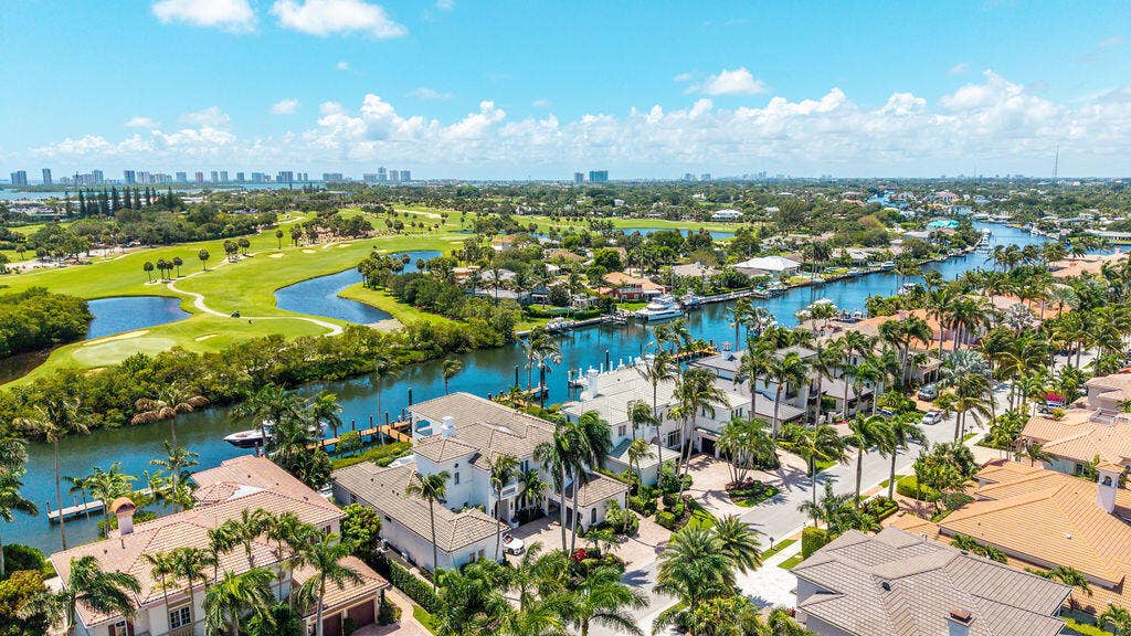 792 HARBOUR ISLE Court, North Palm Beach, FL 33410 DJI_20260520000609_0836_D