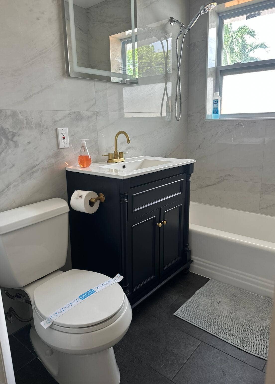 500 SE 9TH Court, #1-2, Fort Lauderdale, FL 33316 Bathroom 1