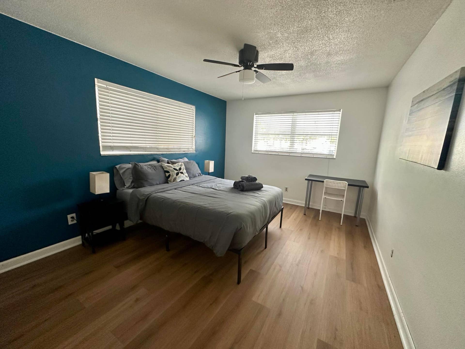500 SE 9TH Court, #1-2, Fort Lauderdale, FL 33316 Bedroom 1 Turquoise